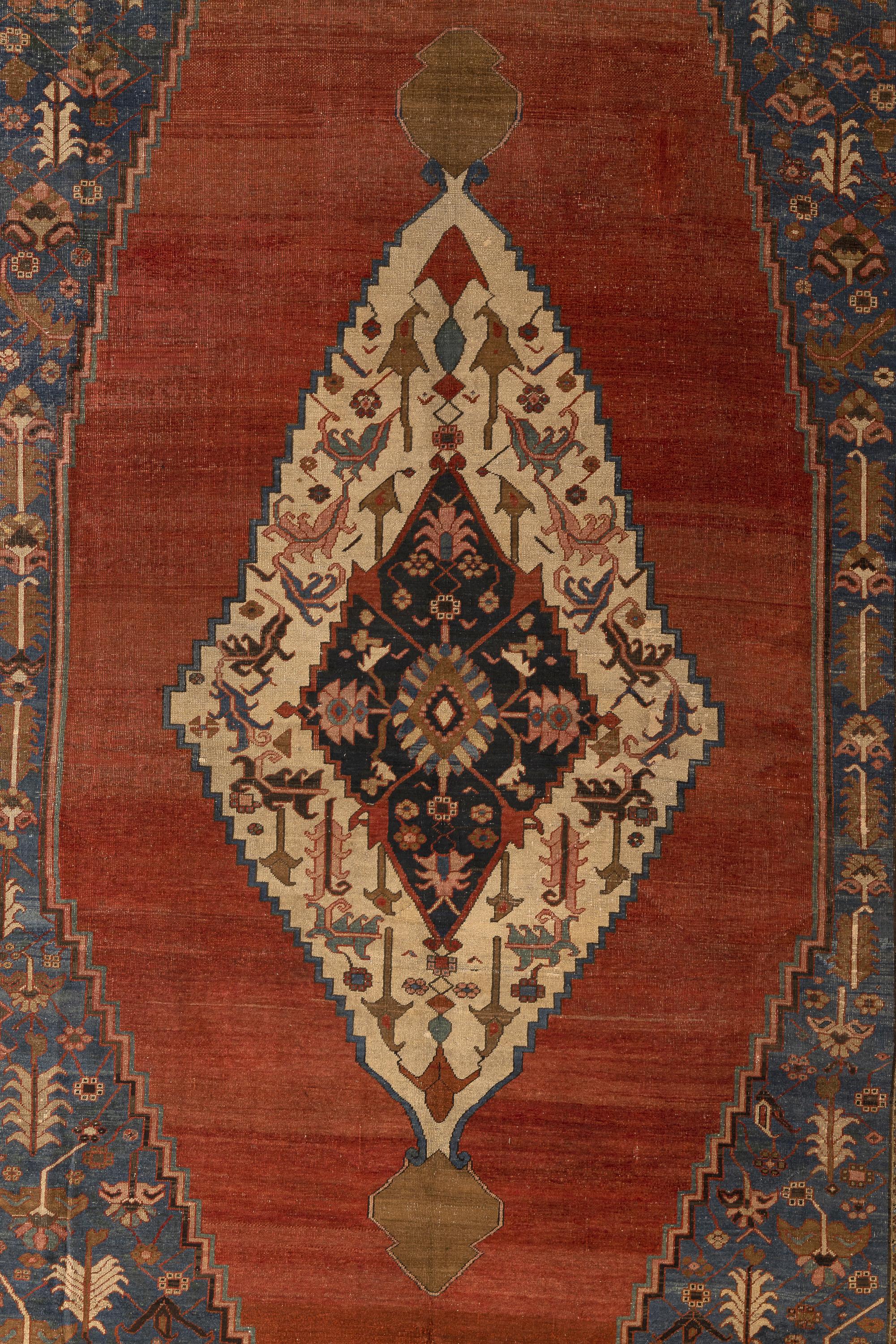 Oversized 19th Century Hand-Knotted Serapi Carpet in Rust and Indigo Wool (Handgeknüpft) im Angebot