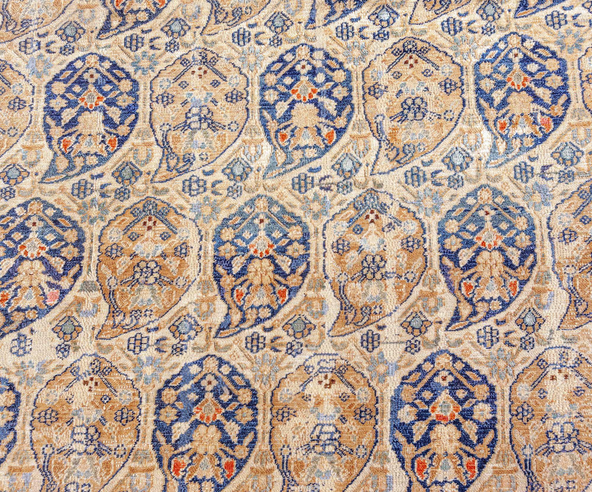 Übergroßer authentischer persischer Meshad-Teppich aus handgeknüpfter Wolle aus dem 19.
Größe: 16'0