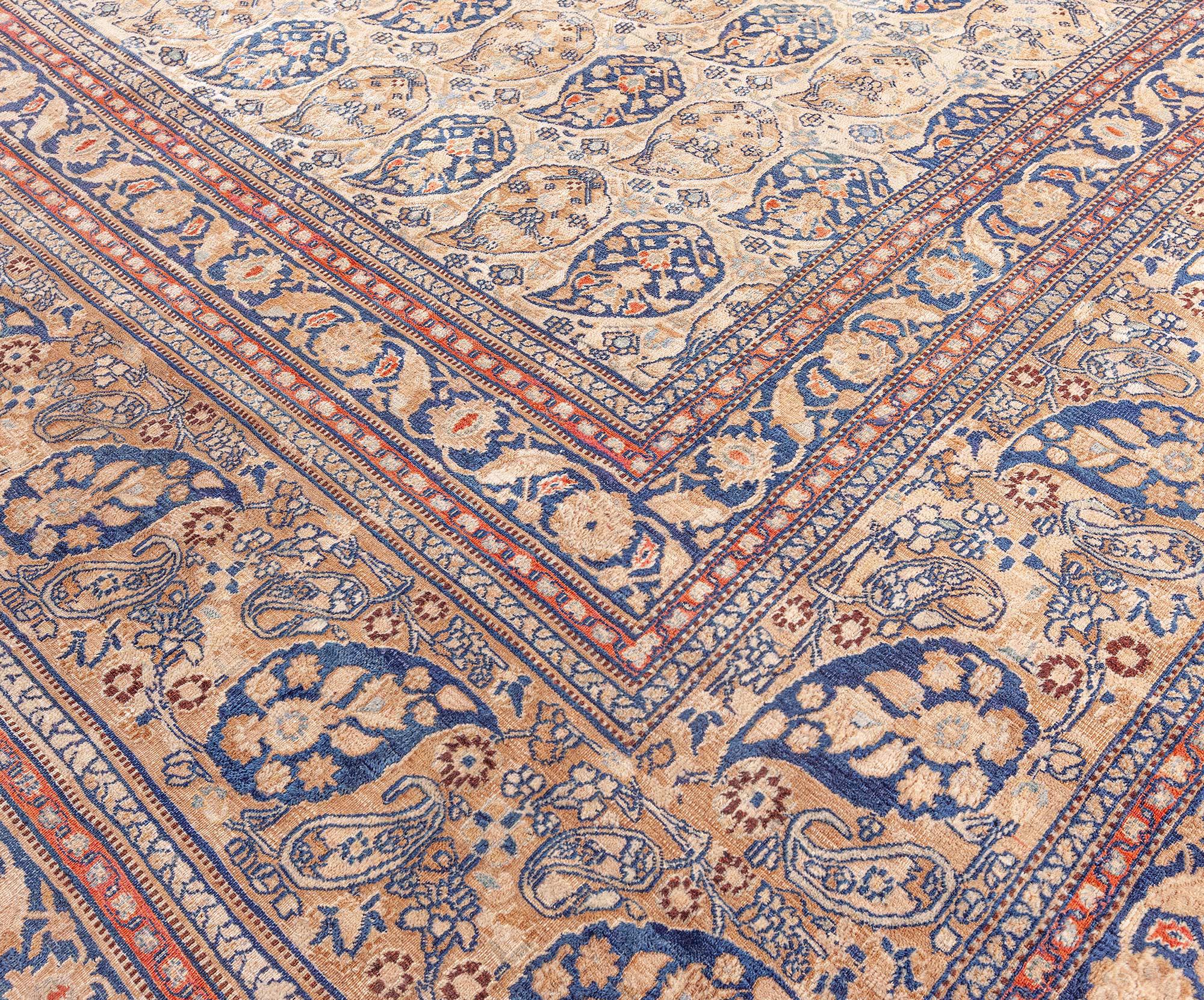 Übergroßer persischer Meshad-Teppich aus dem 19. im Zustand „Gut“ im Angebot in New York, NY