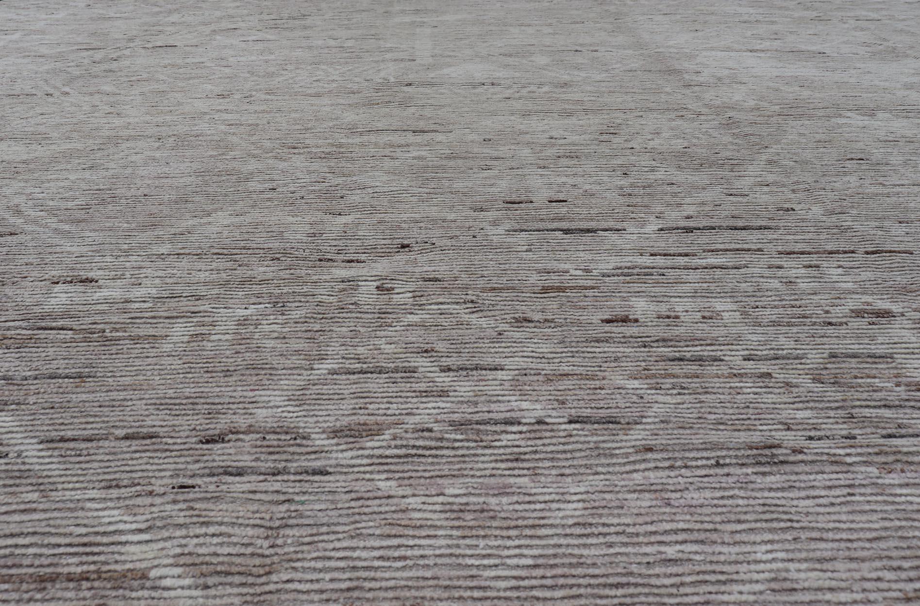 Alfombra afgana de gran tamaño, moderna, informal y abstracta, en tonos terrosos apagados. Keivan Woven Arts; alfombra AAR-1001 País de origen: Afganistán Tipo: Diseño Moderno Casual: Sub-Geométrico Alfombra Persa Moderna Casual Auténtica, Alfombra