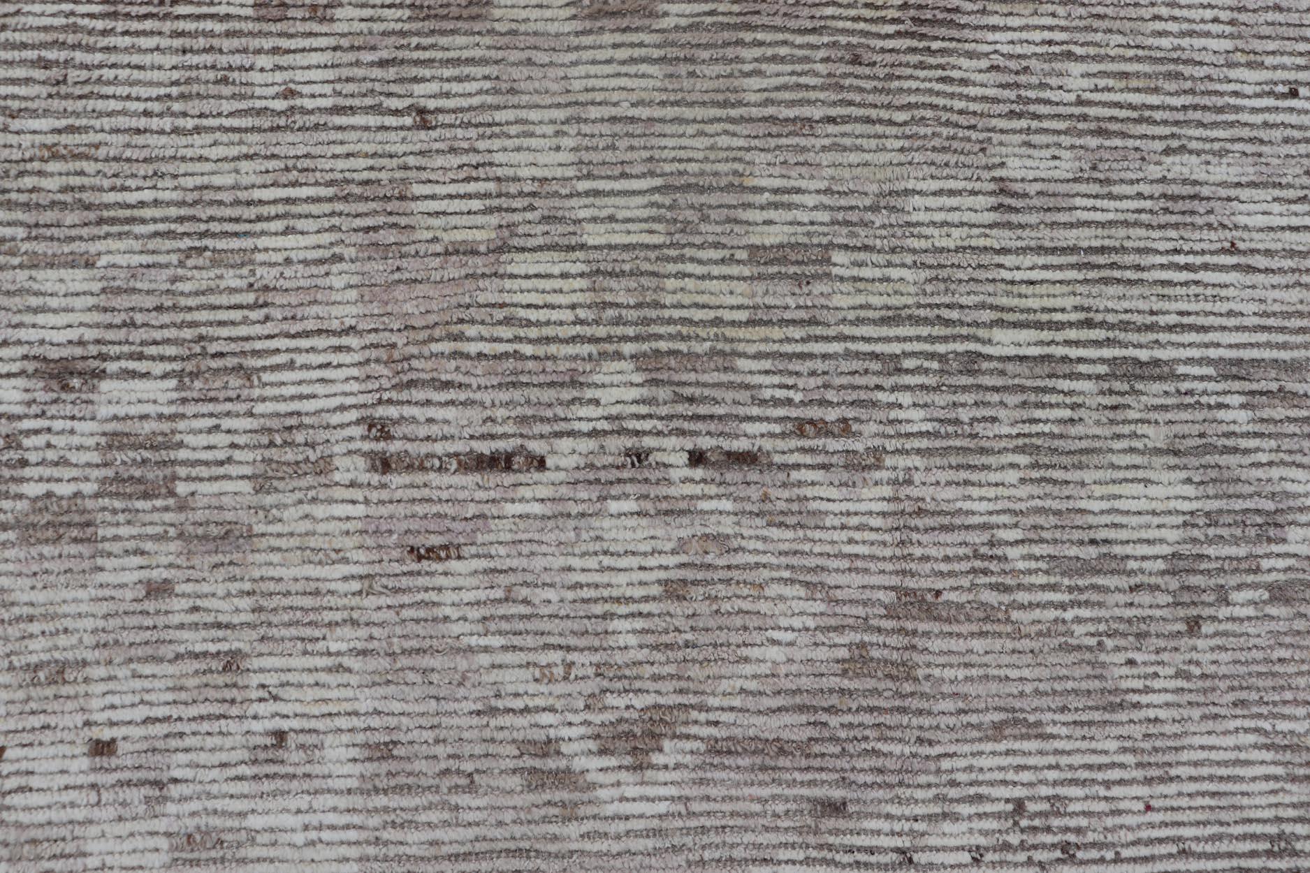 Alfombra afgana de gran tamaño, moderna, informal y abstracta, en tonos terrosos apagados 12'10 x 15'9 Anudado a mano en venta