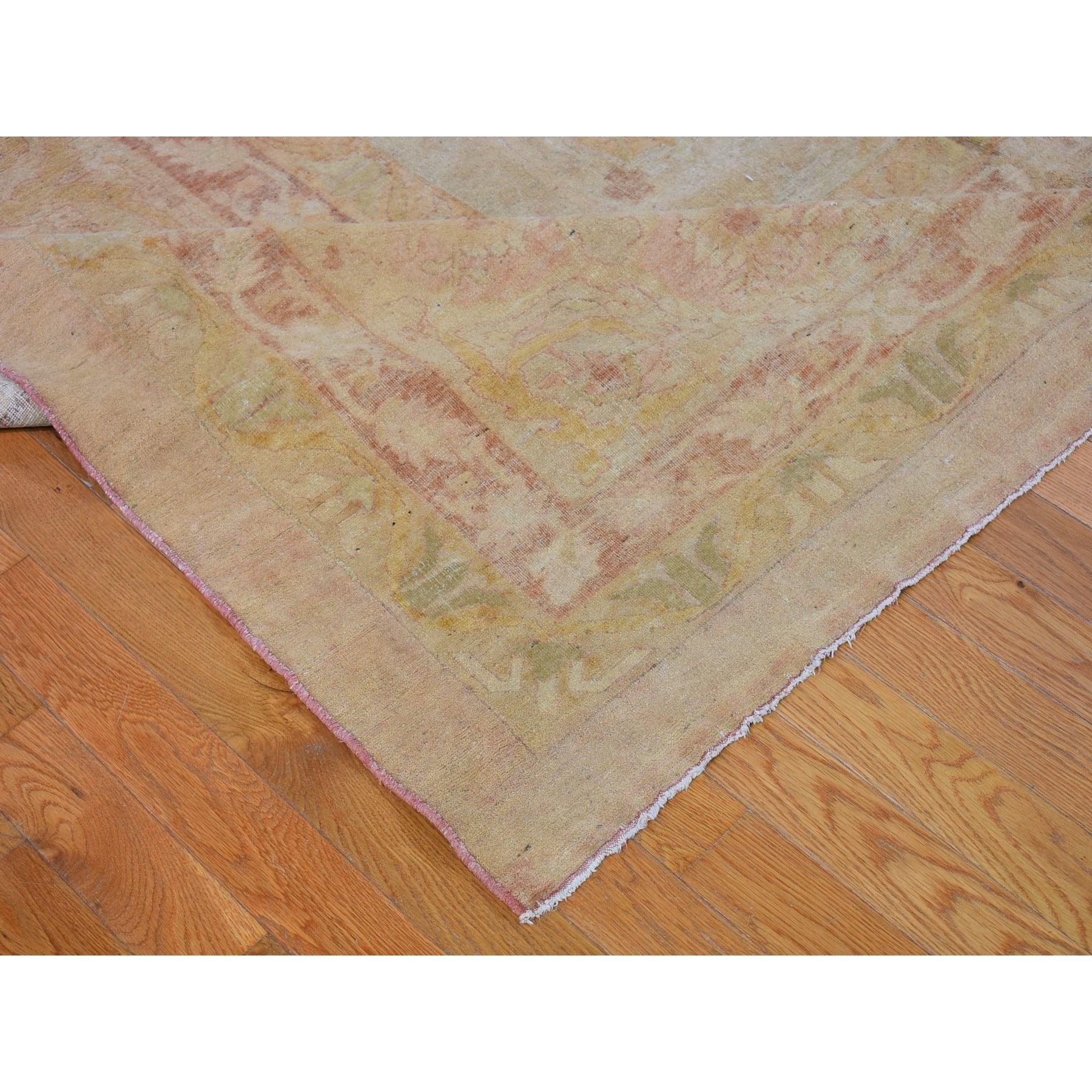 Oversized Antique Agra Good Cond Soft Colors Even Wear Pure Wool Handknotted Rug In Good Condition For Sale In Carlstadt, NJ