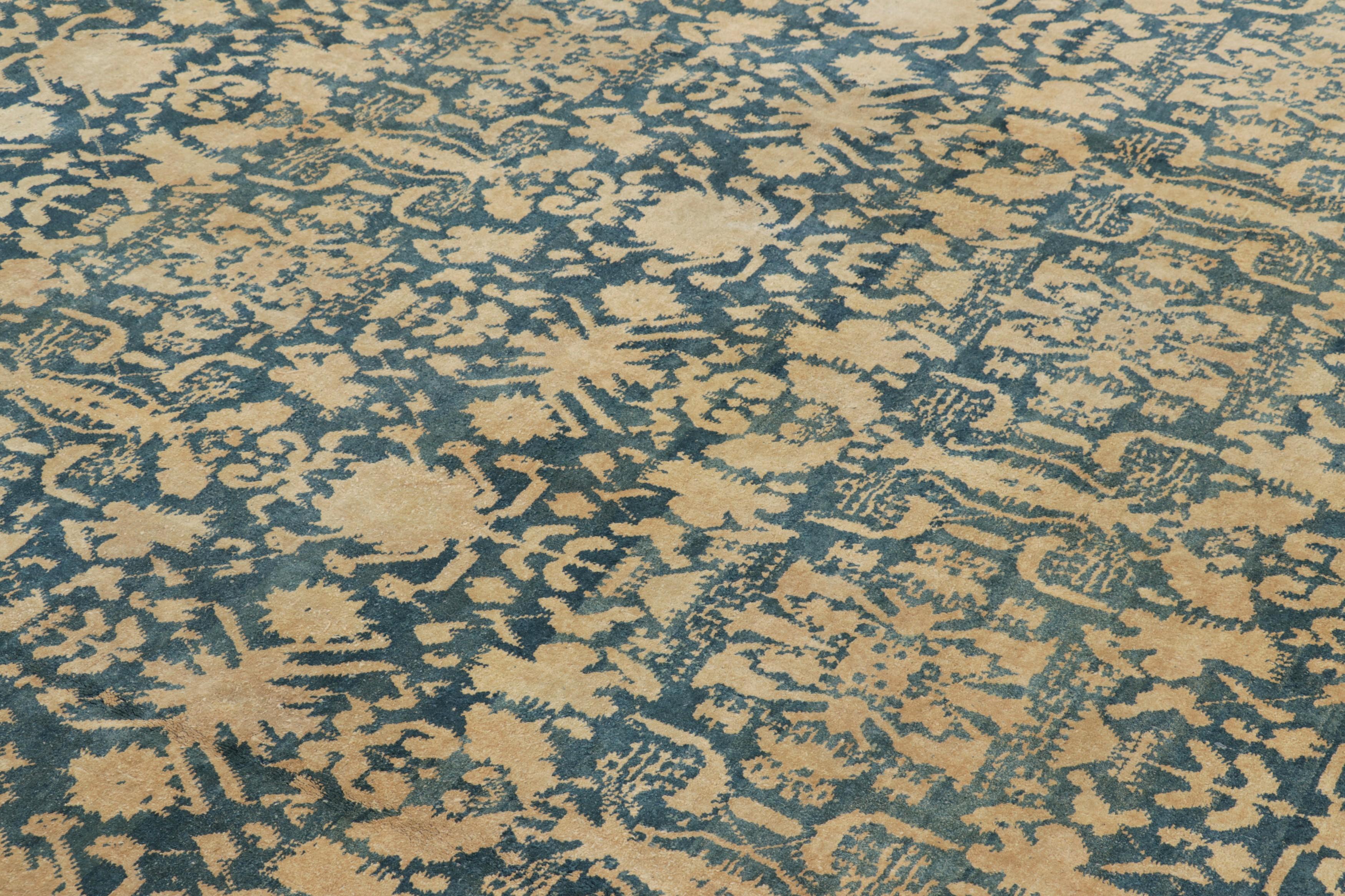 Alfombra Agra Antigua Anudada a Mano con Diseño Floral Azul de Rug & Kilim Indio en venta