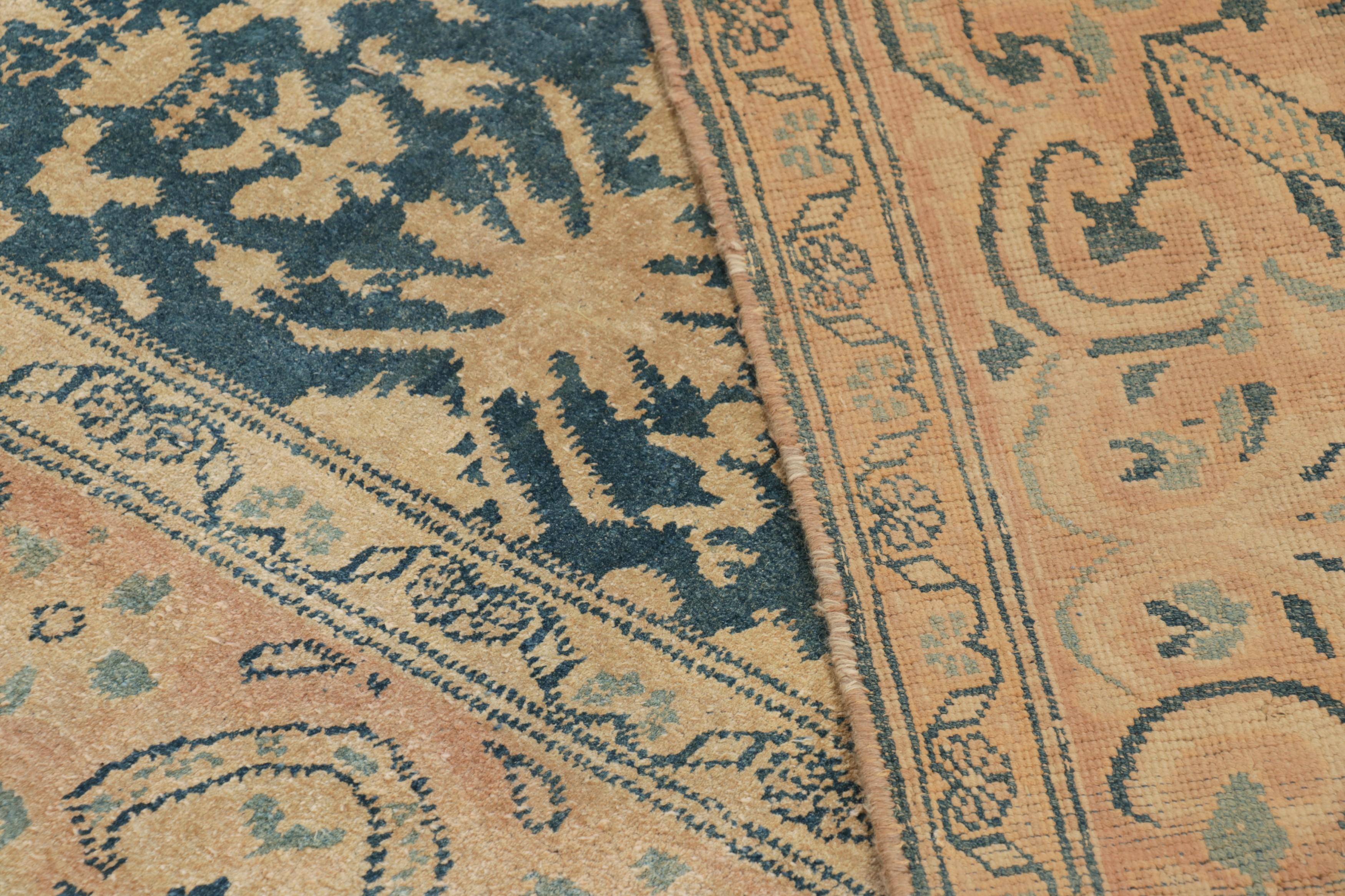 Alfombra Agra Antigua Anudada a Mano con Diseño Floral Azul de Rug & Kilim en venta 2