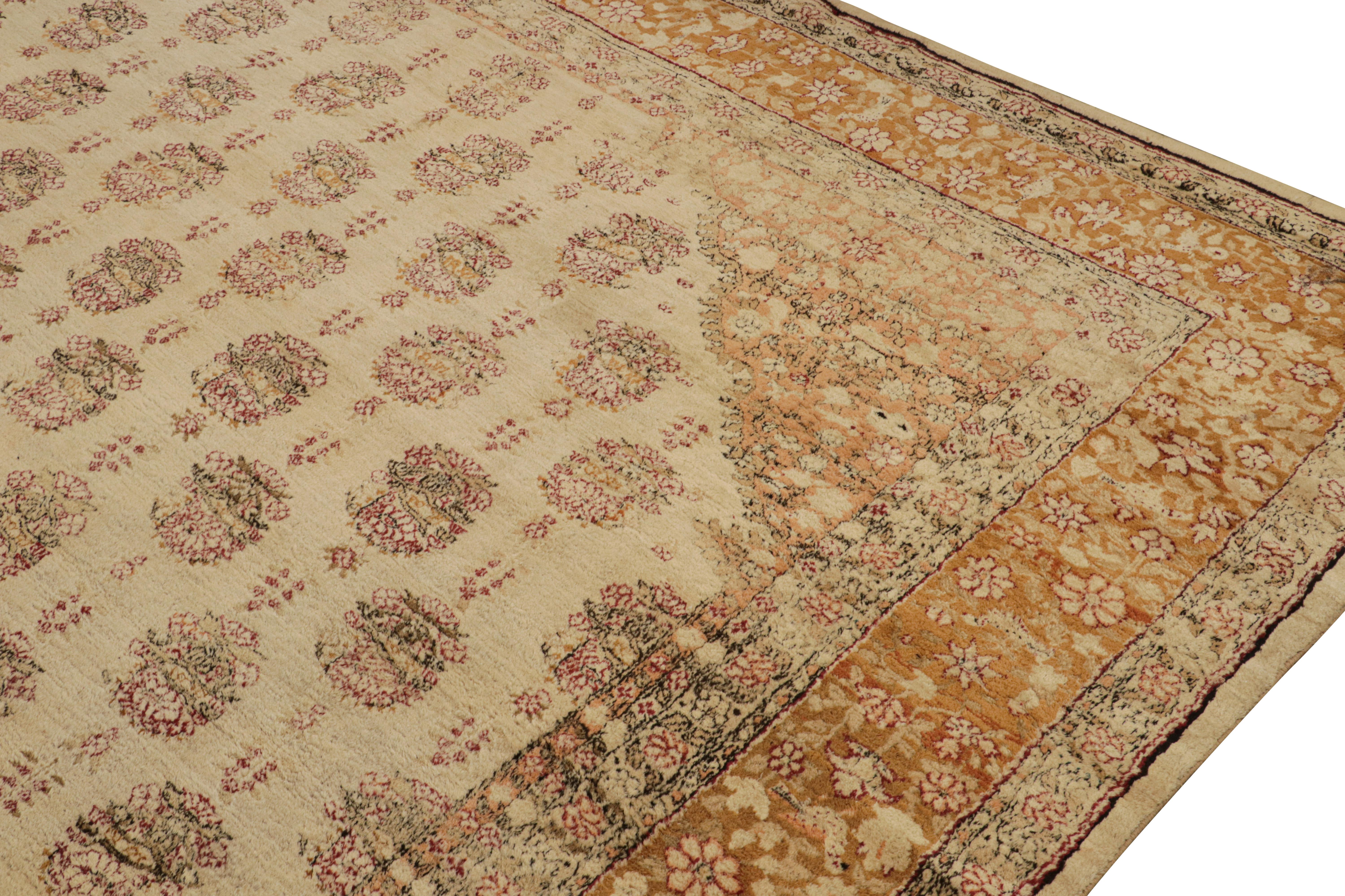 Oversized Antique Agra Rug in Gold with Floral patterns In Good Condition For Sale In Long Island City, NY
