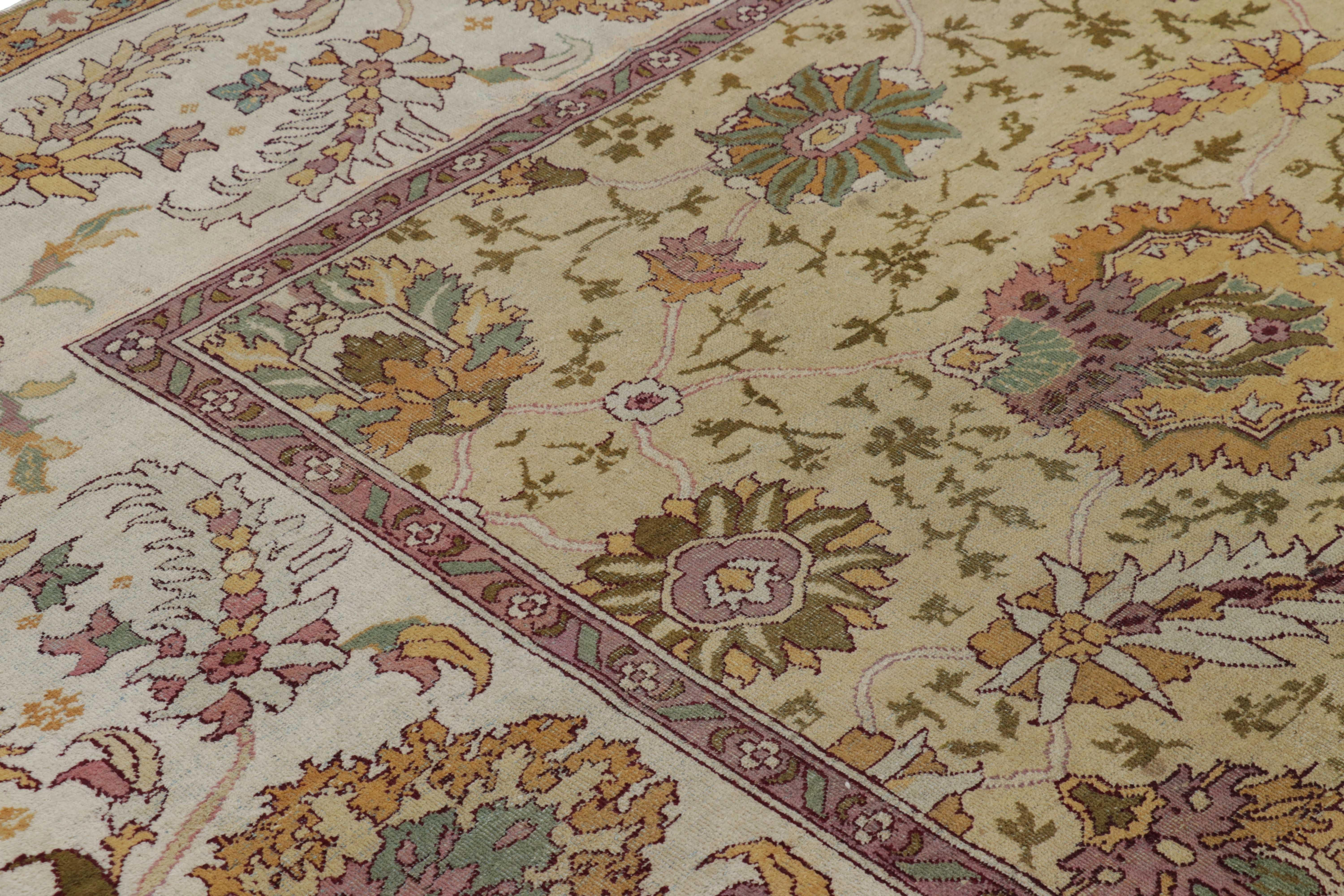 Alfombra antigua Agra sobredimensionada en verde, con motivos florales Indio en venta
