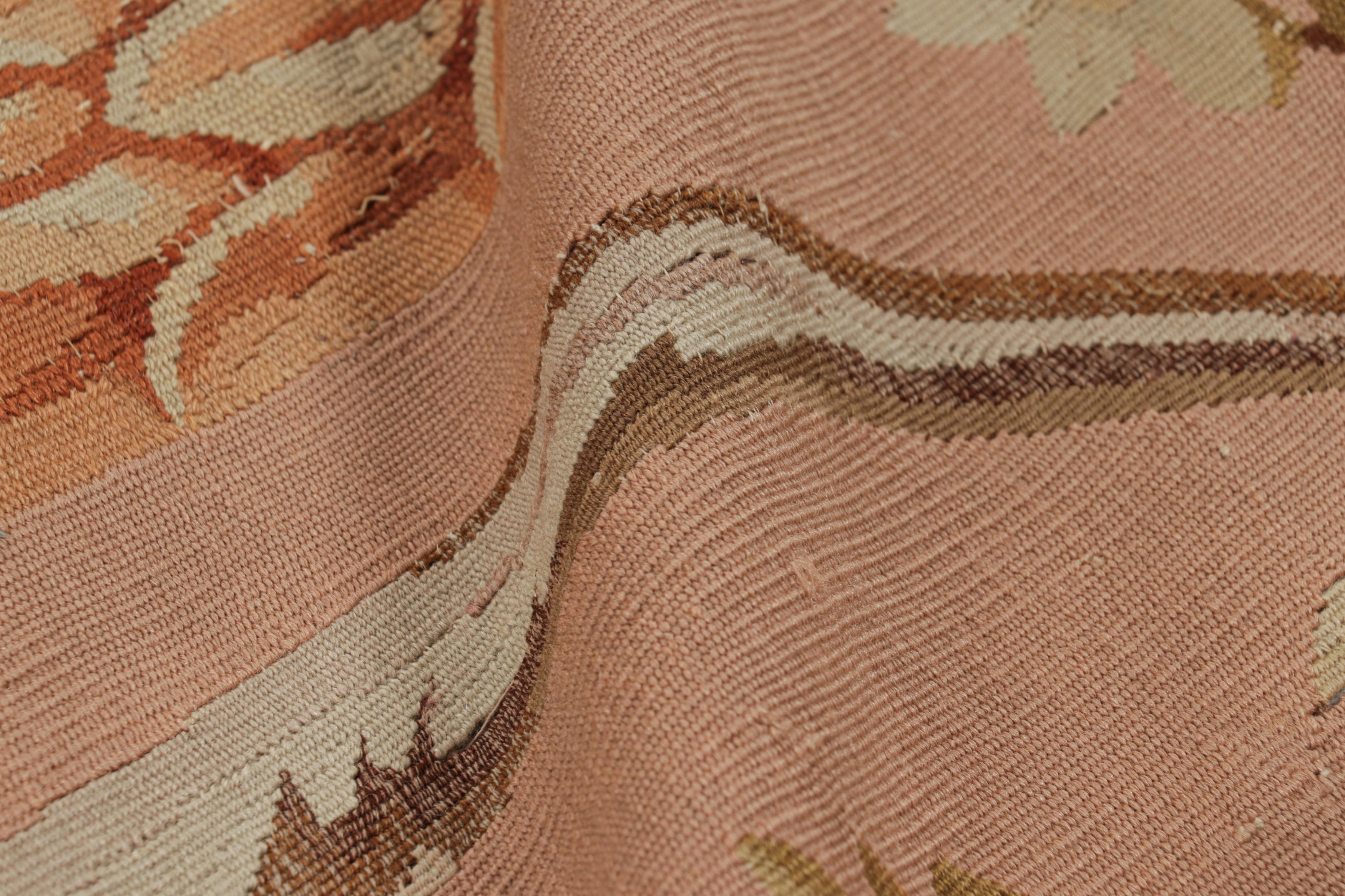 Übergroßer antiker Aubusson-Teppich, florales Medaillon in Creme und Rosa - Rug & Kilim im Angebot 1