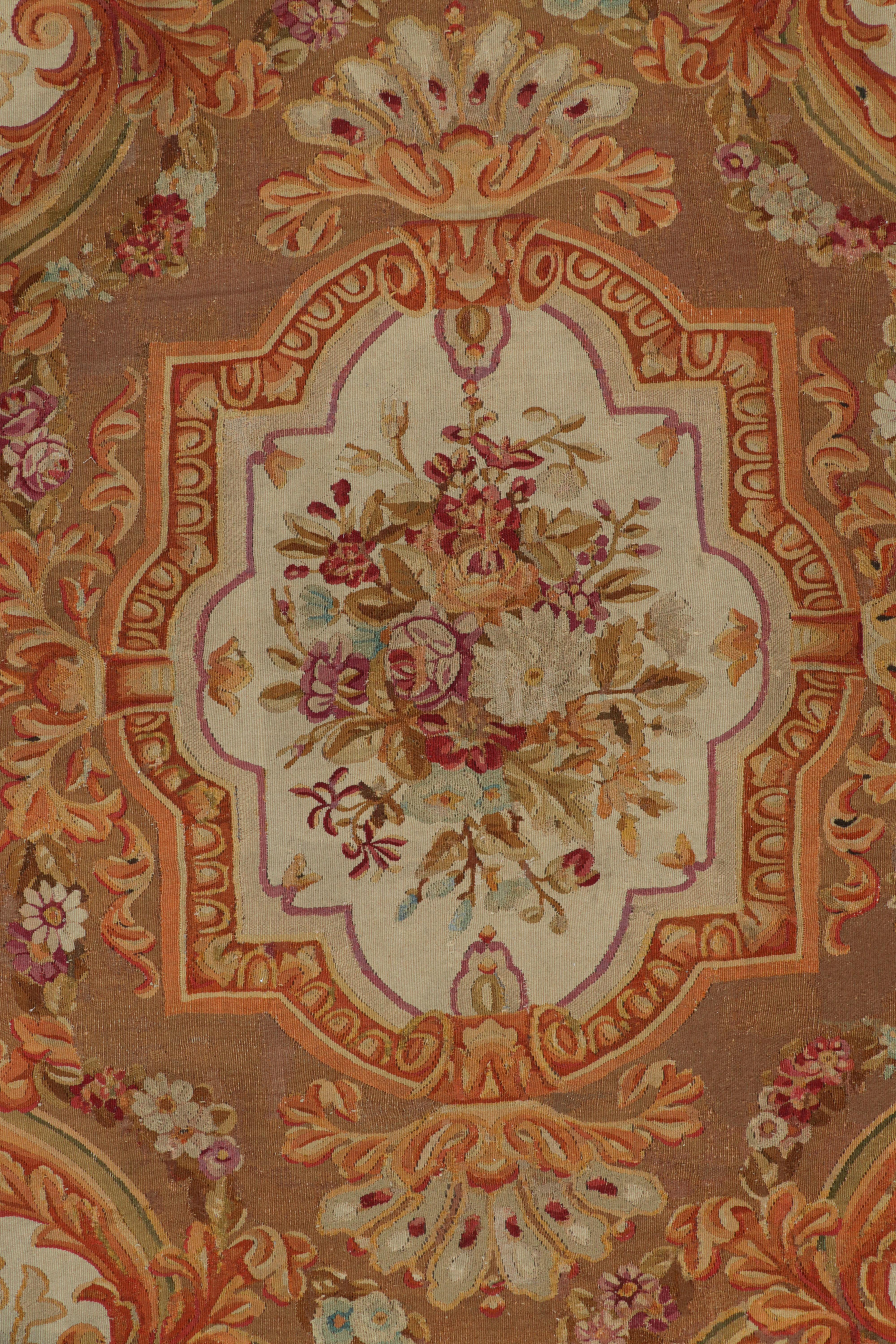 Francese Tappeto Aubusson antico oversize in marrone e crema con medaglioni in vendita