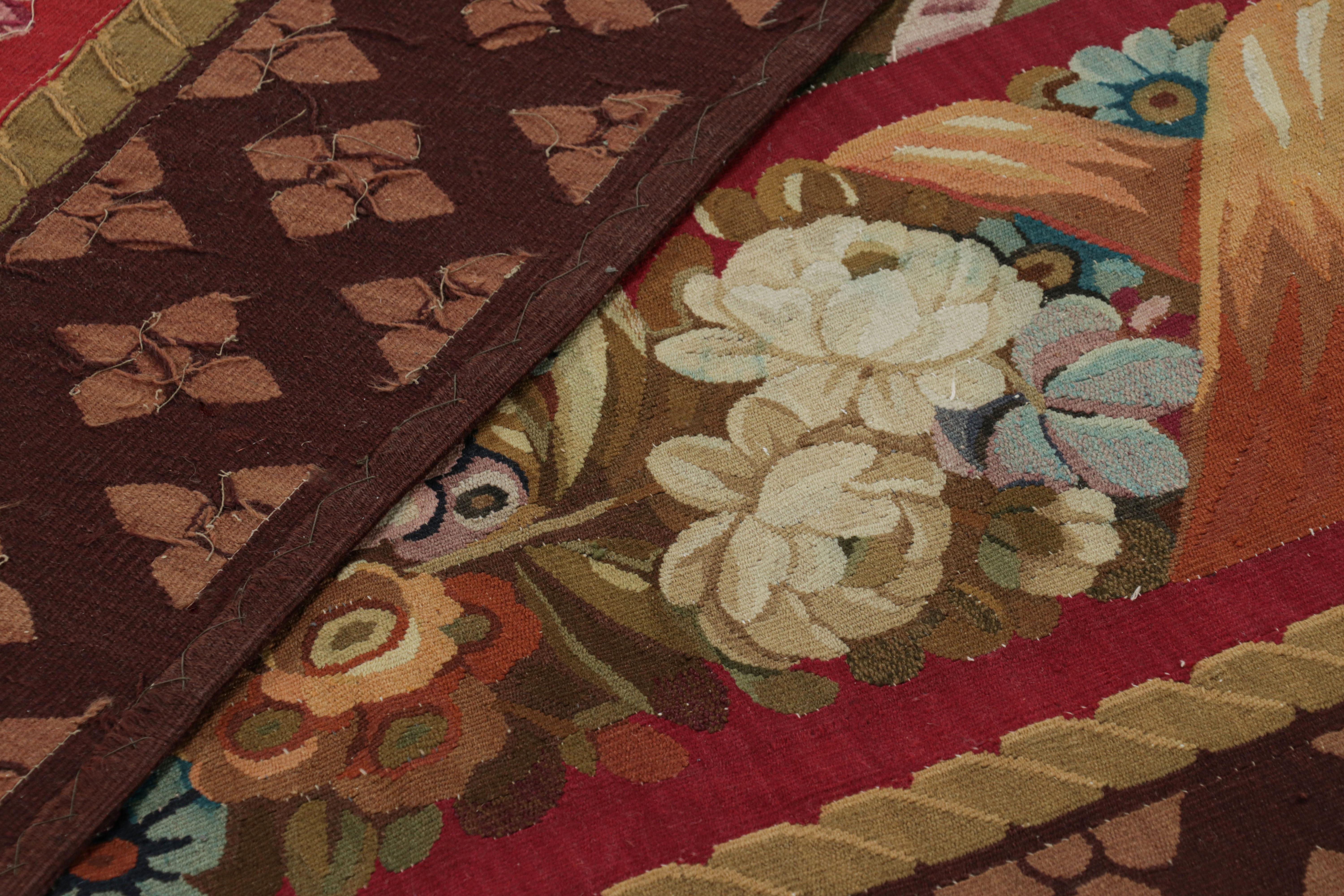 Tappeto Aubusson antico oversize in marrone con medaglioni floreali in vendita 1