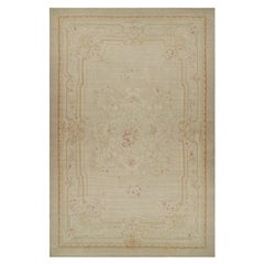 Tappeto Aubusson antico oversize in crema con medaglione floreale