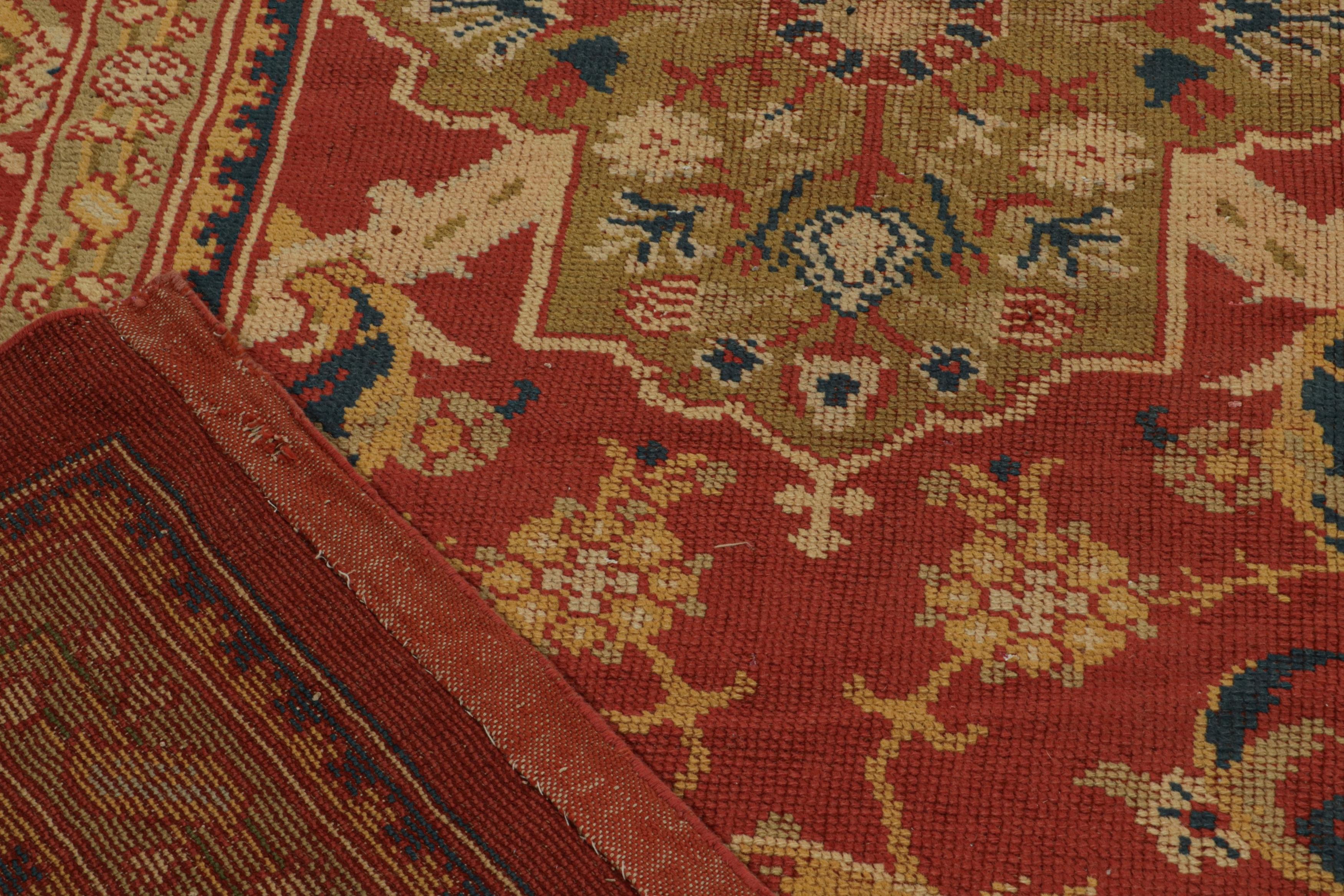 Milieu du XIXe siècle Tapis Axminster ancien surdimensionné rouge à motifs floraux en vente