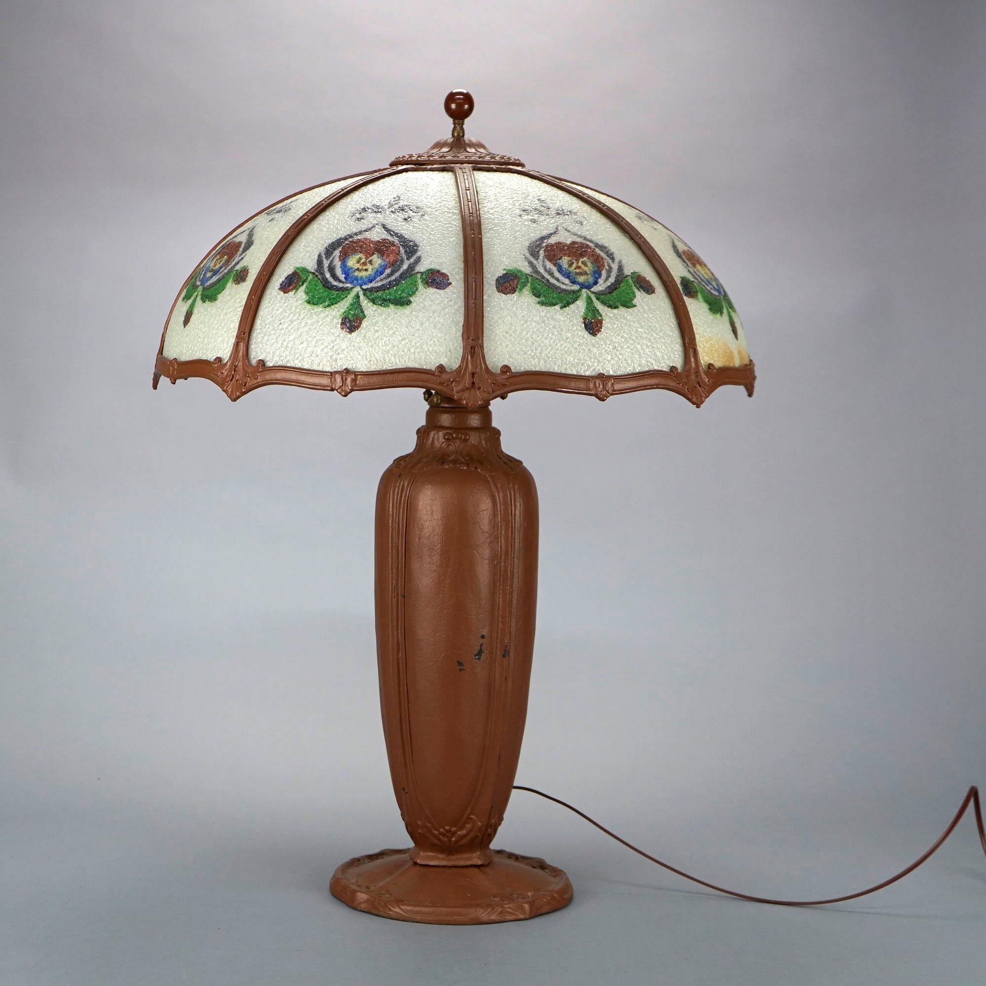 Übergroße antike Bradley & Hubbard School-Paneellampe, umgekehrt bemalt, um 1920 (Arts and Crafts) im Angebot