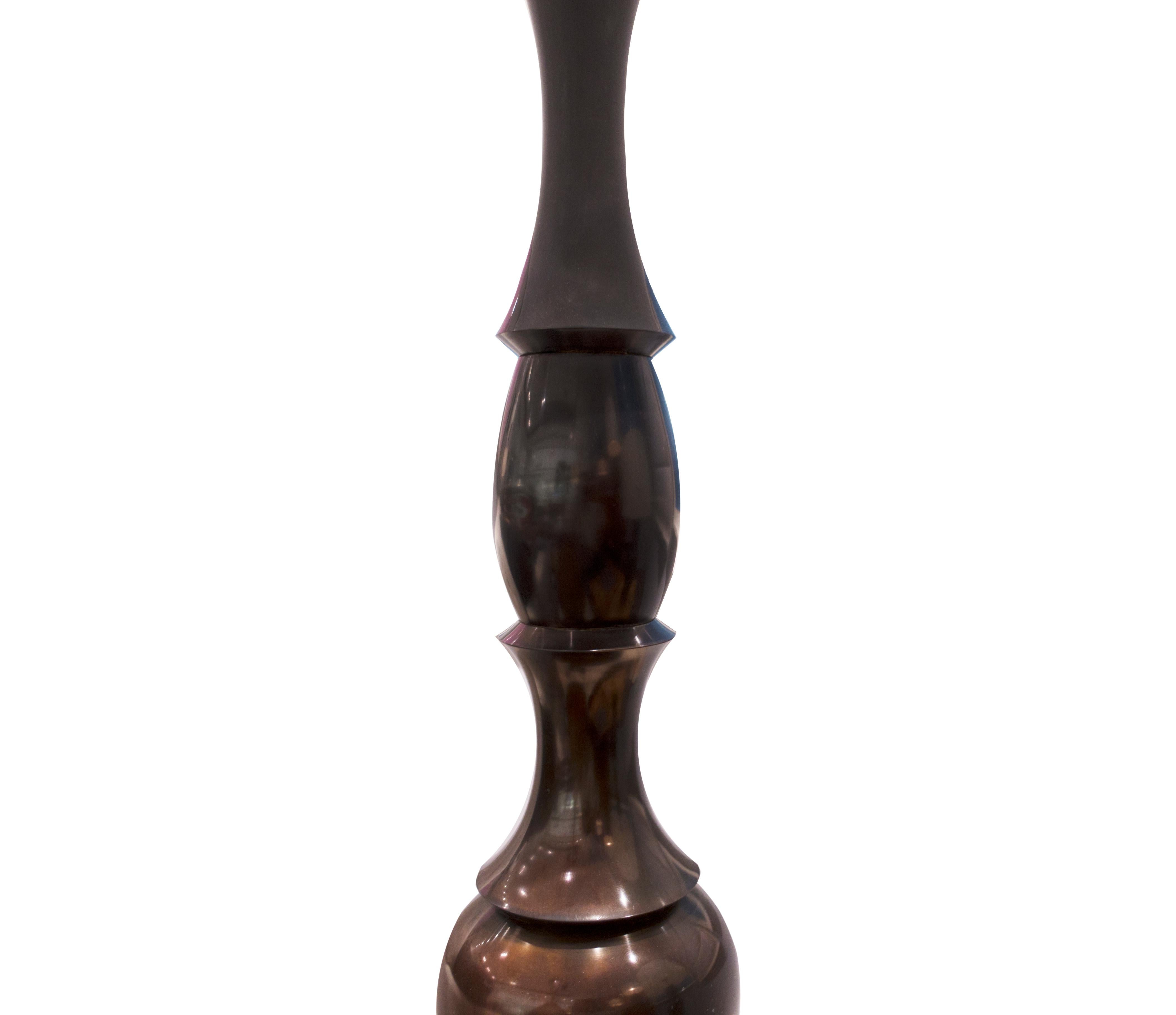 Patiné Lampe de table surdimensionnée en bronze antique en vente
