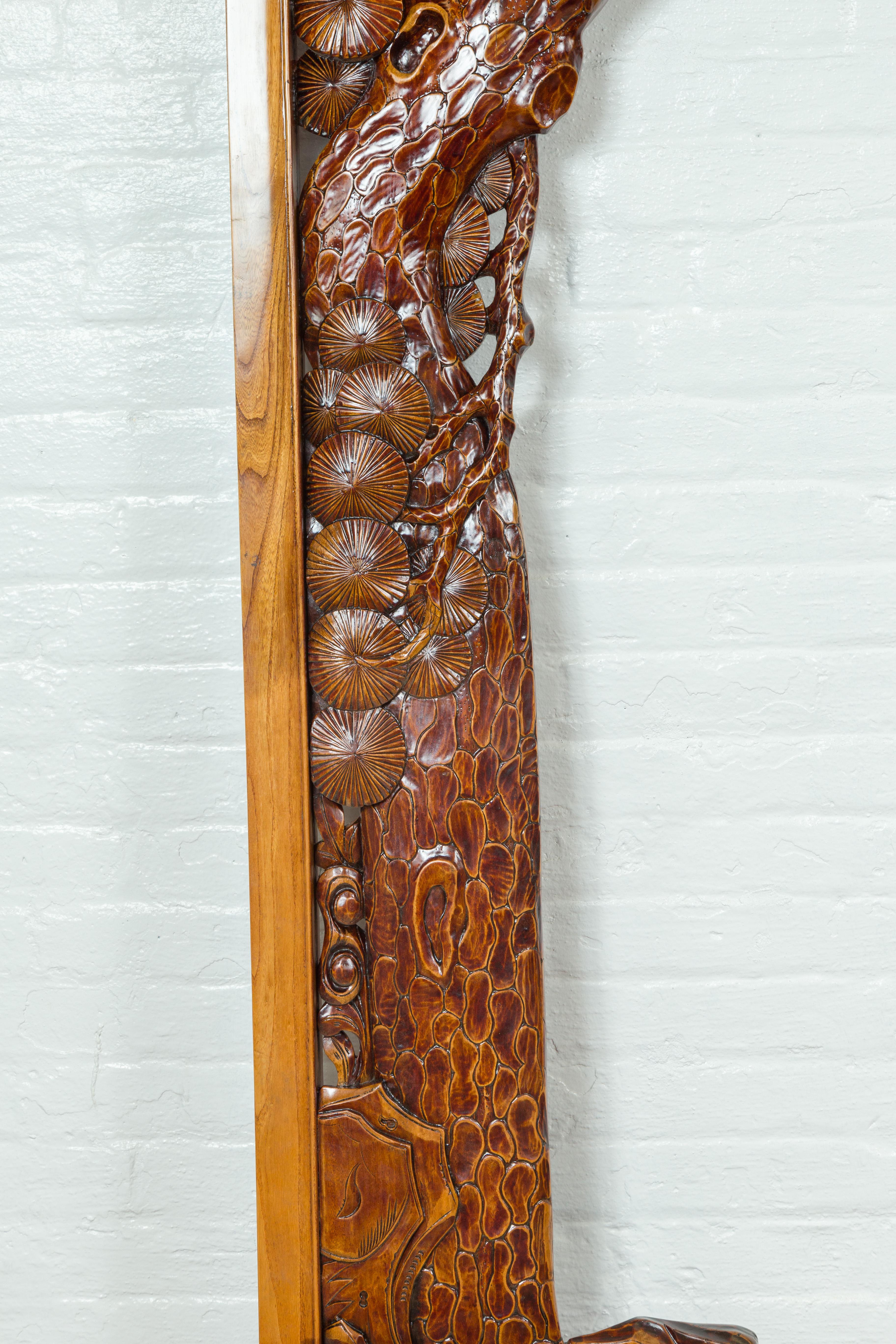 Übergroßer geschnitzter Holzrahmen aus dem 19. Jahrhundert mit Vögeln, Blättern und Baumstämmen im Zustand „Gut“ im Angebot in Yonkers, NY