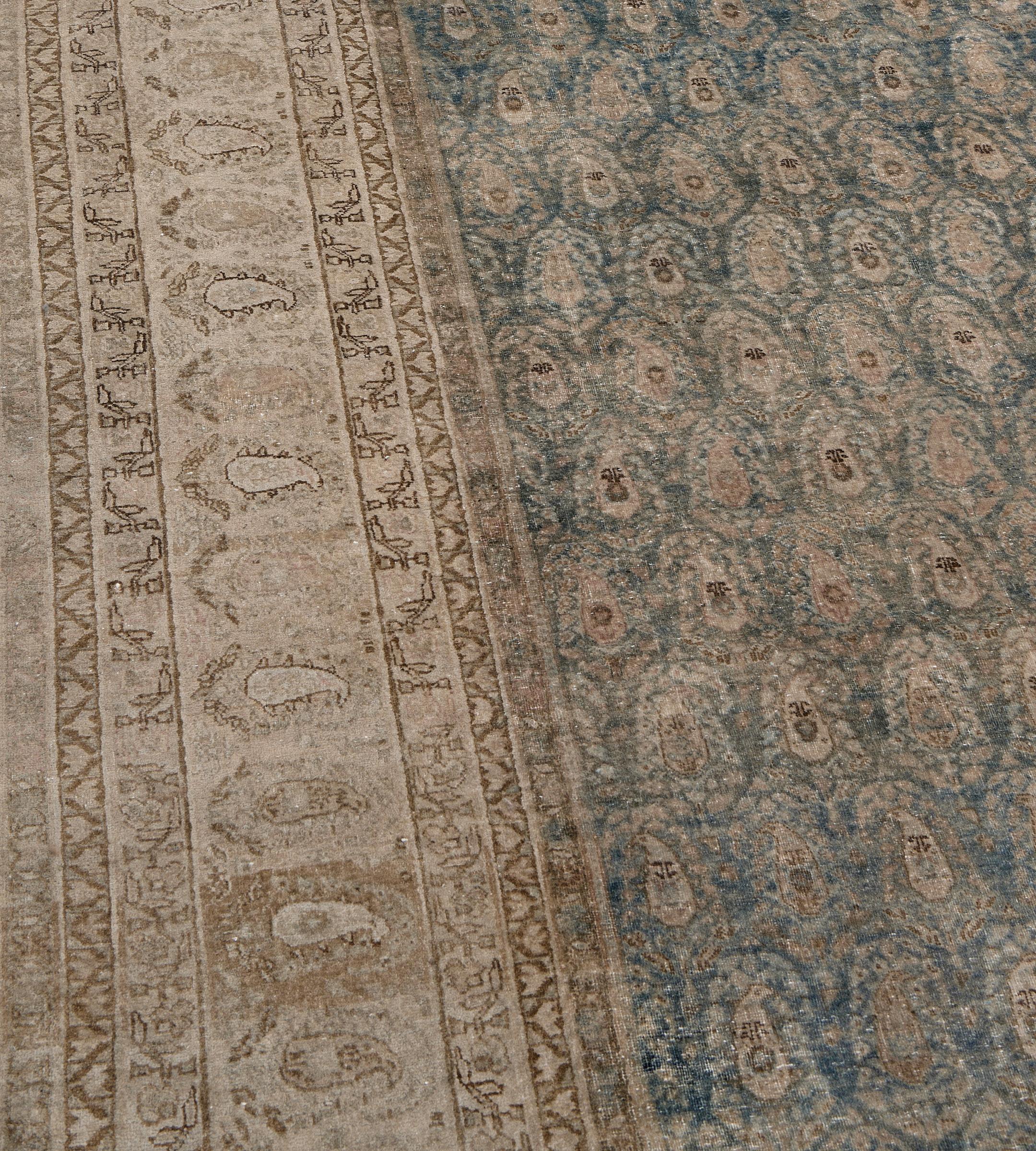 Übergroßer antiker CIRCA-1900 Persischer Tabriz-Teppich aus blauer und buff-brauner Wolle (20. Jahrhundert) im Angebot