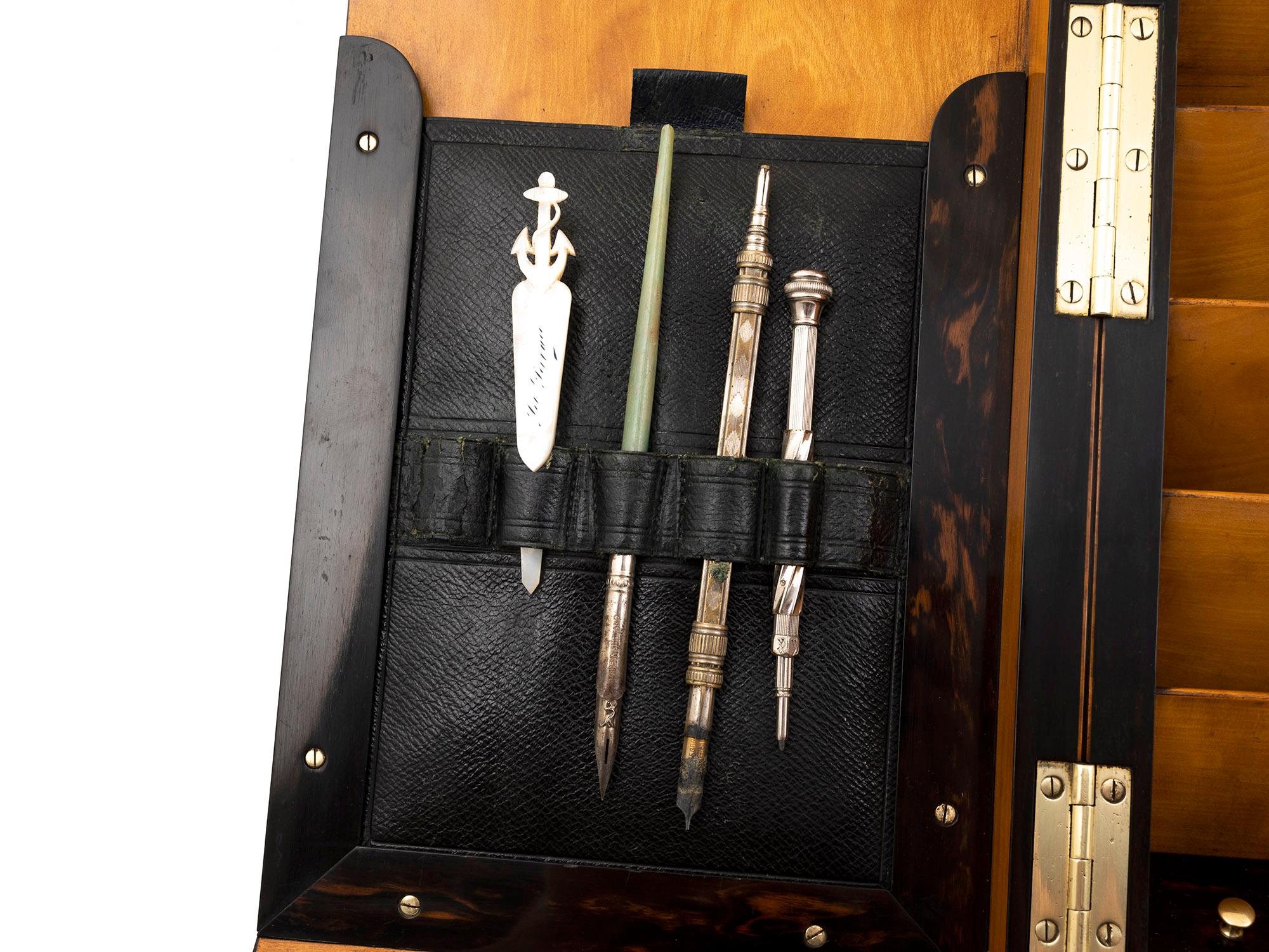 Antiguo armario inglés de madera de olivo de gran tamaño de Betjemann & Leuchars en venta 9