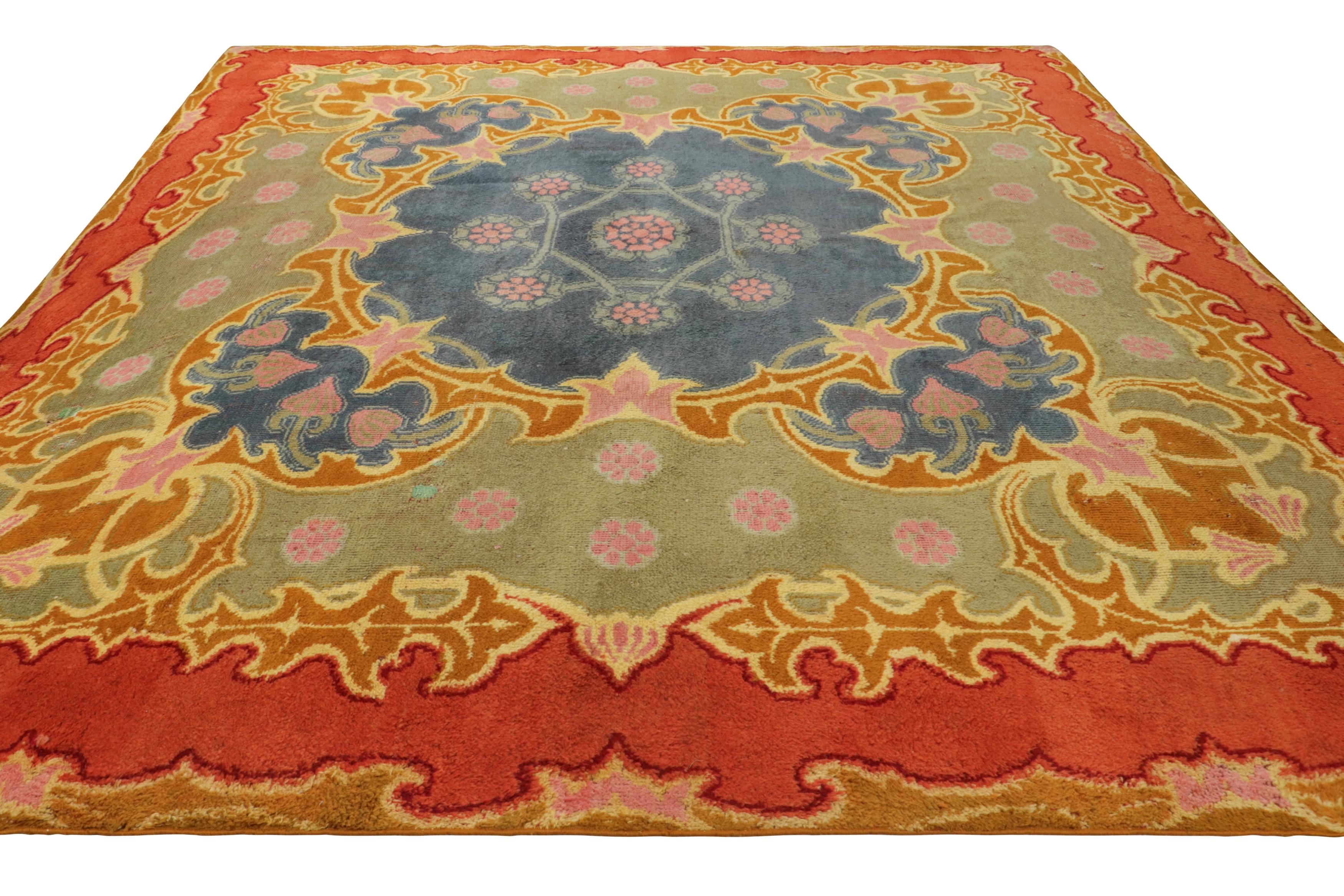 Tappeto oversize Antique French Art Nouveau Beige Medaglione floreale - Rug & Kilm In condizioni buone in vendita a Long Island City, NY