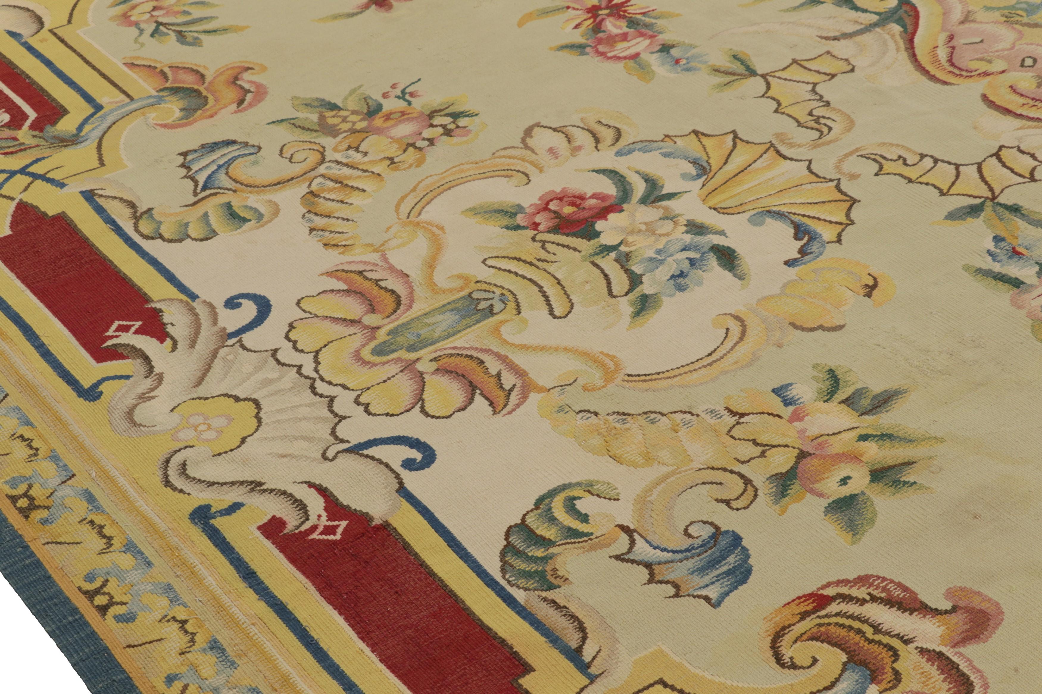 Tappeto Aubusson antico sovradimensionato, verde con medaglione pittorico - Rug & Kilim In condizioni buone in vendita a Long Island City, NY