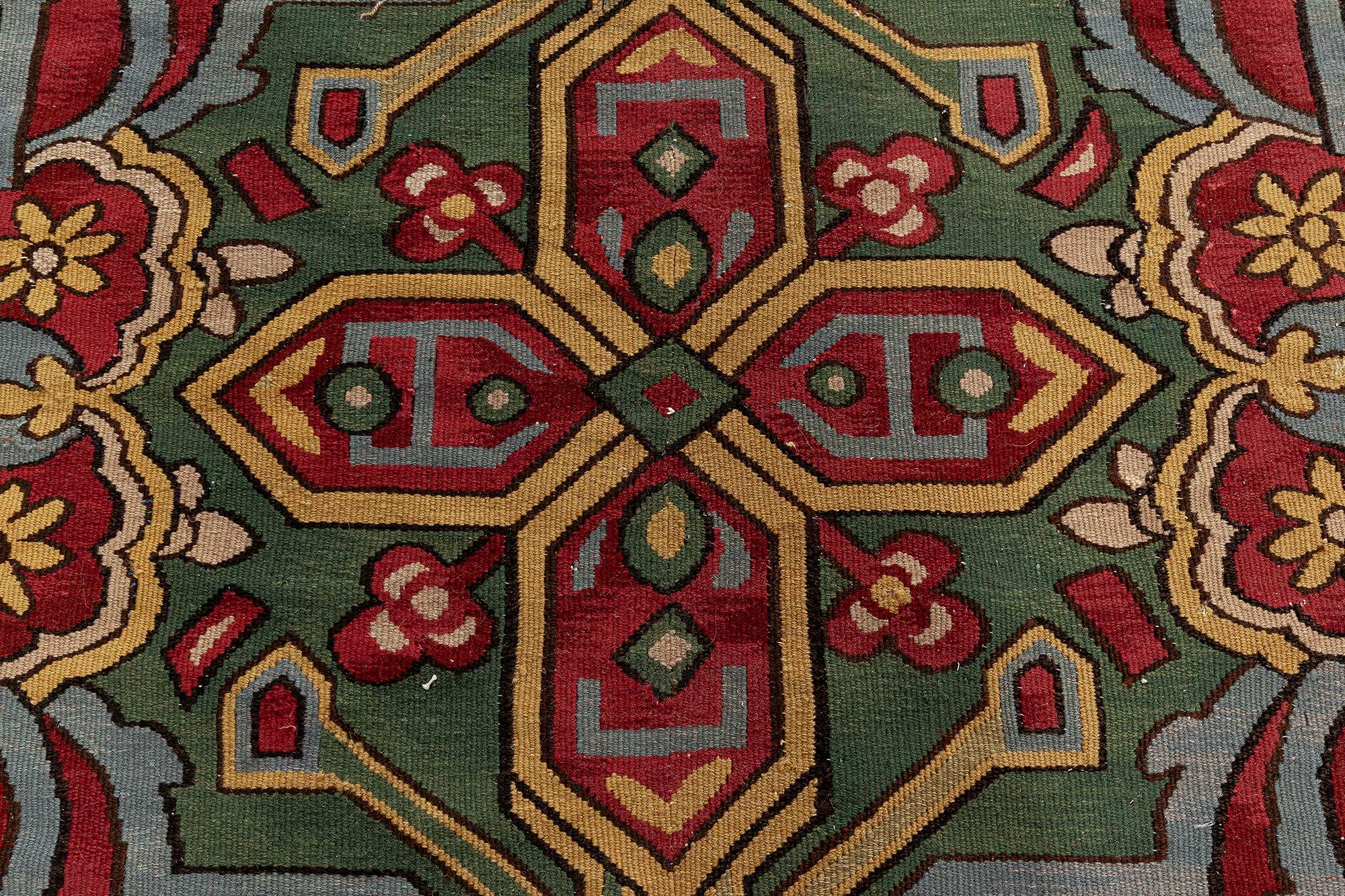 Doris Leslie Blauer übergroßer antiker französischer Aubusson-Wollteppich in Übergröße, handgefertigt (Französisch) im Angebot