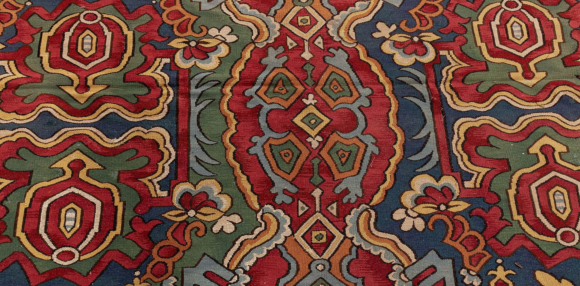 Doris Leslie Blauer übergroßer antiker französischer Aubusson-Wollteppich in Übergröße, handgefertigt (20. Jahrhundert) im Angebot