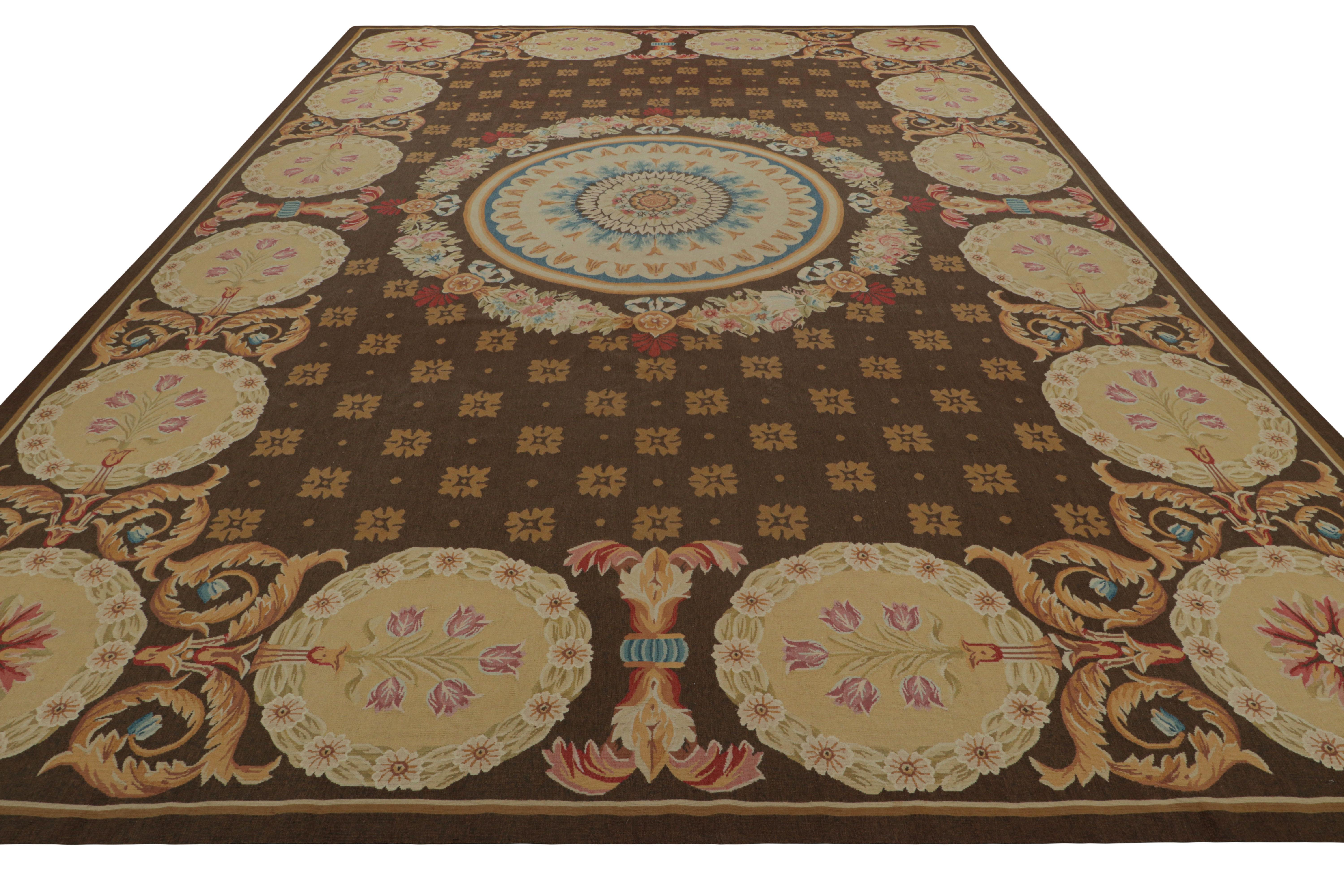 Annodato a mano Tappeto Aubusson francese oversize con medaglione floreale - Rug & Kilim in vendita