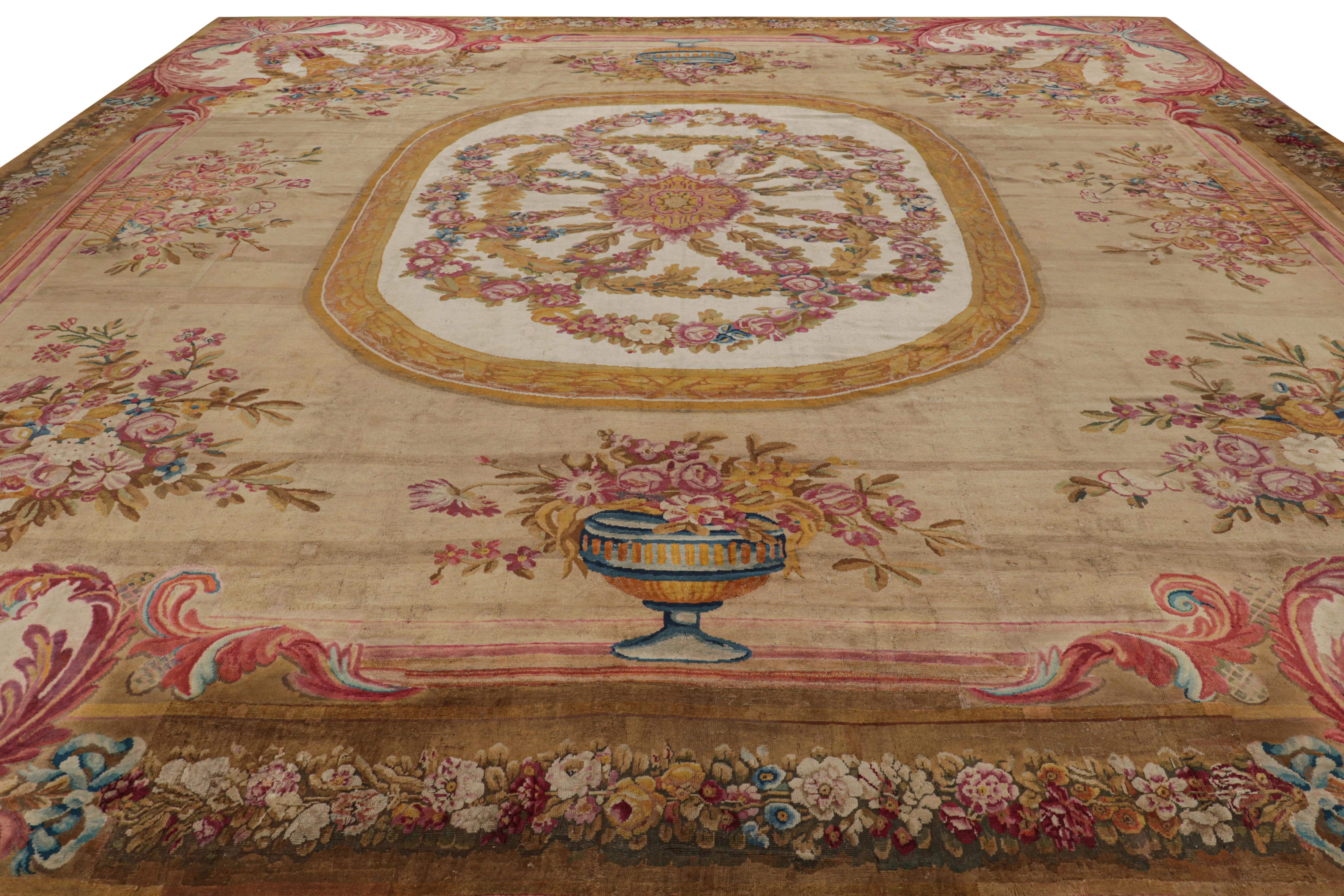 Antiker französischer Savonnerie-Teppich in Übergröße mit Blumenmuster (Französisch) im Angebot