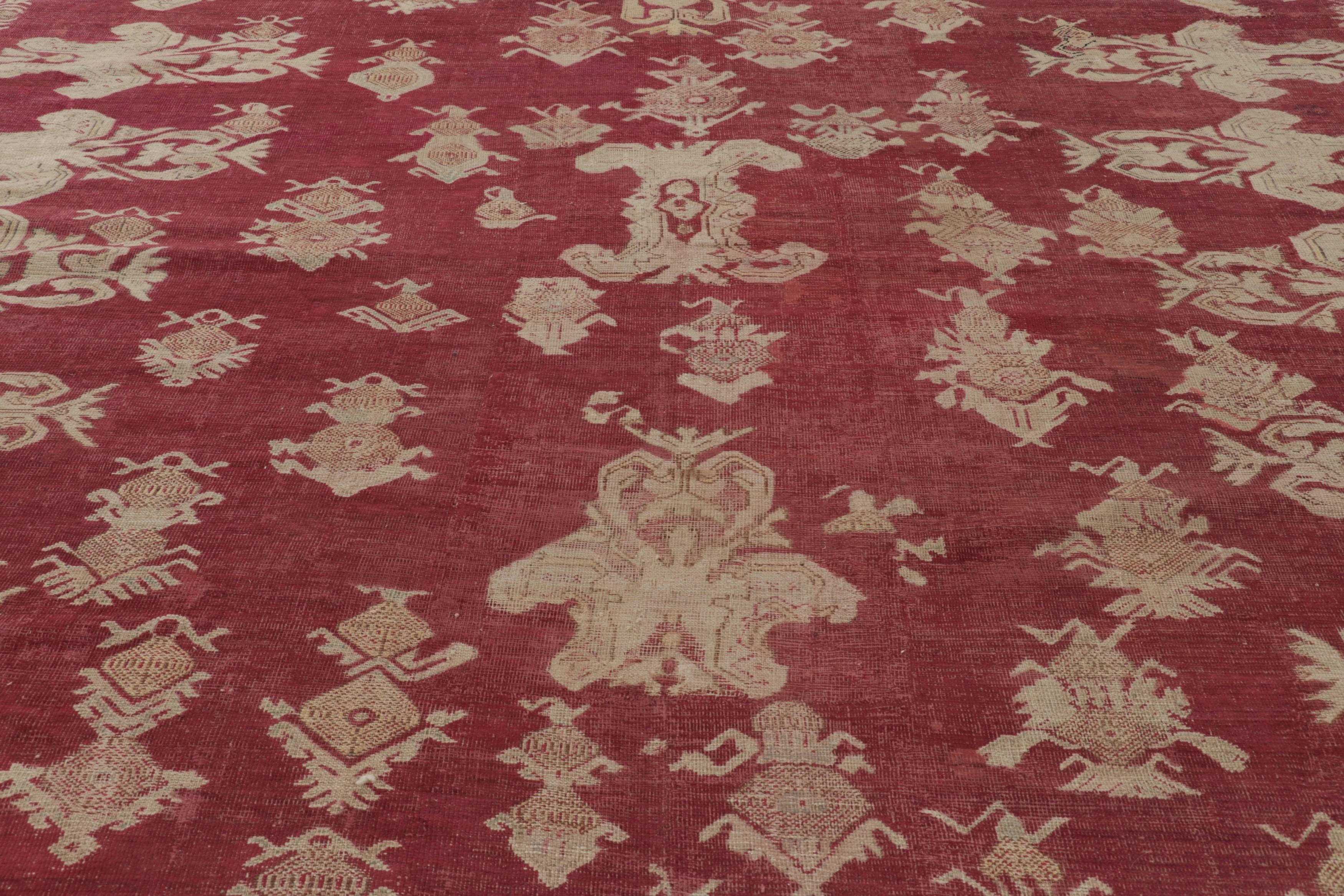 Übergroßer antiker Ghiordes-Teppich in Rot & Gold mit Blumenmustern - Rug & Kilim (Türkisch) im Angebot