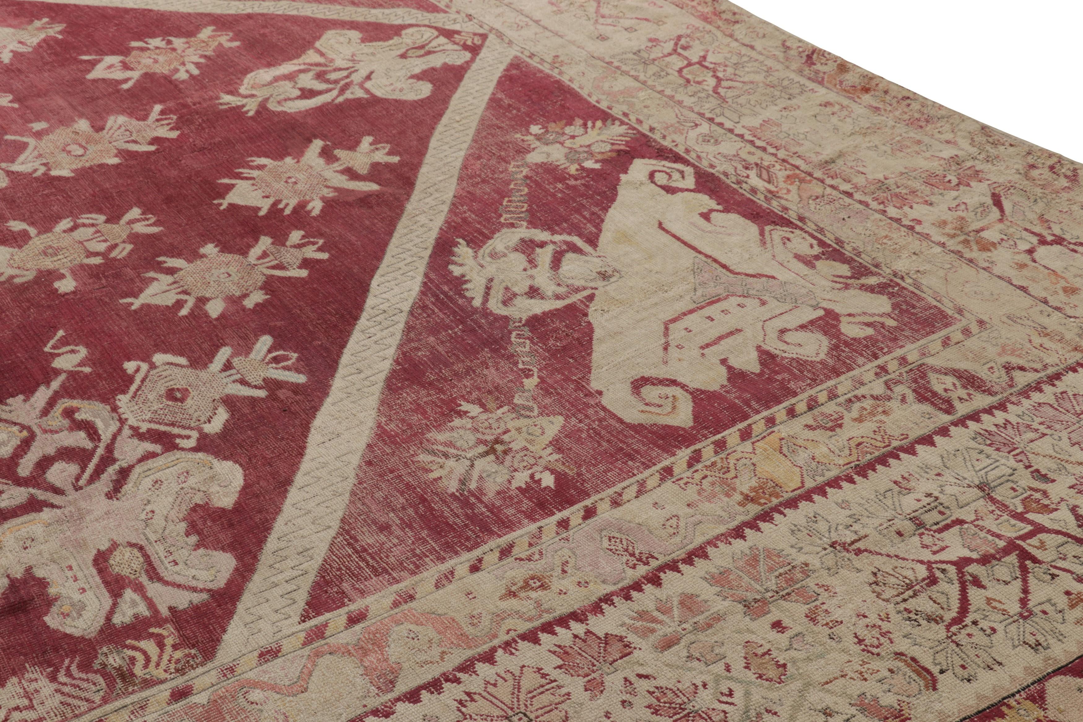 Übergroßer antiker Ghiordes-Teppich in Rot & Gold mit Blumenmustern - Rug & Kilim (Wolle) im Angebot