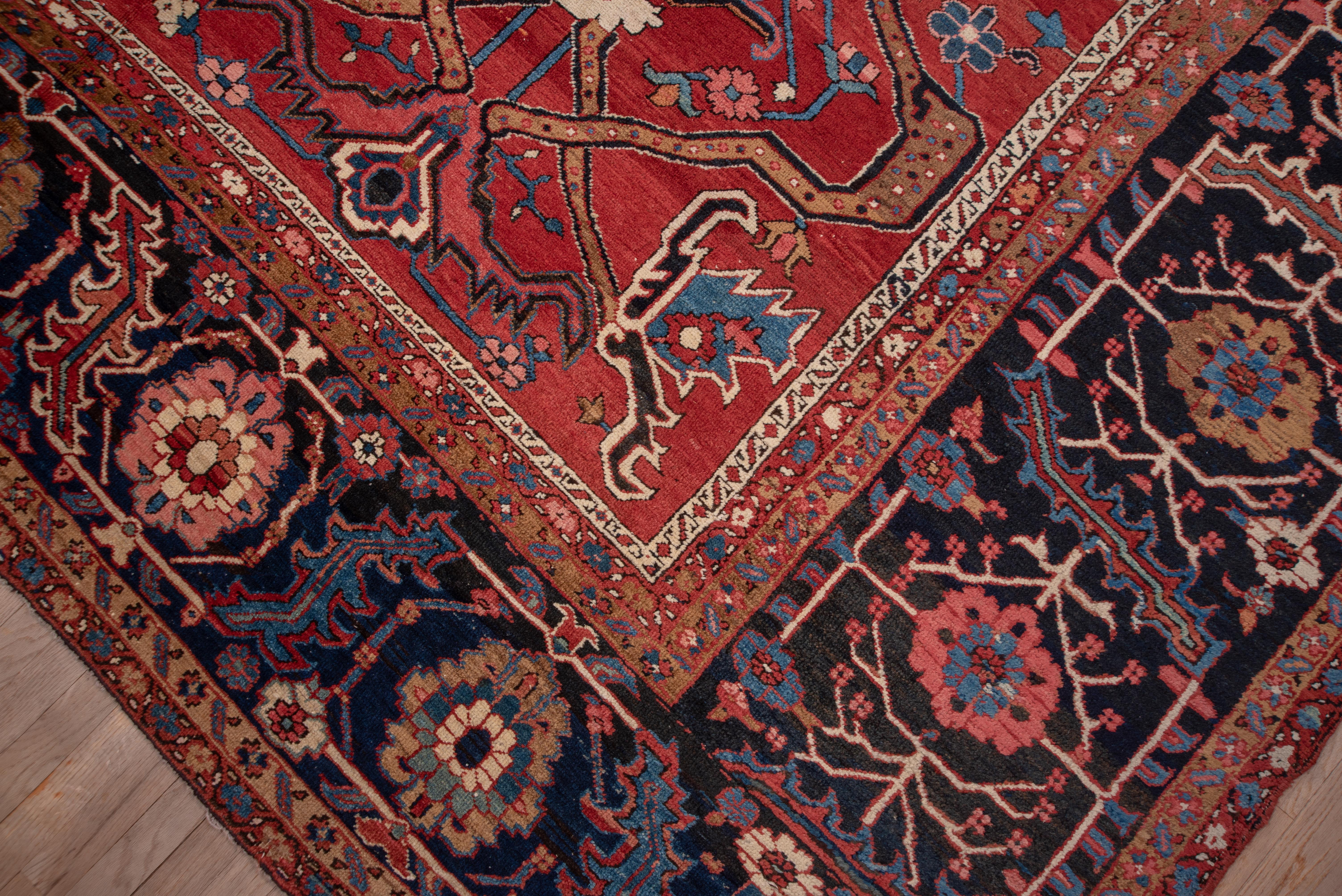 Oversized Antique Heriz Serapi Carpet, Excellent Condition 3