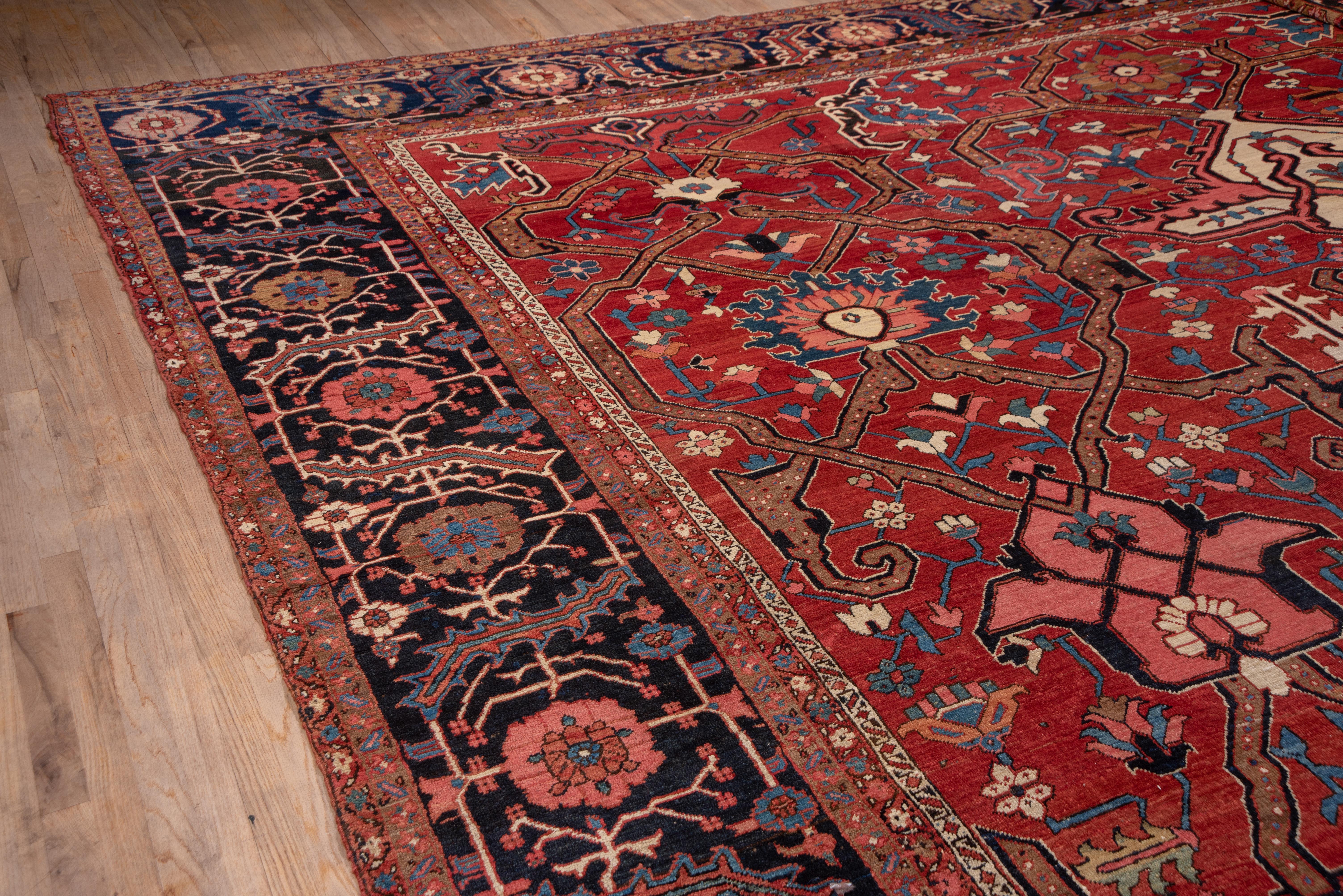 Oversized Antique Heriz Serapi Carpet, Excellent Condition In Excellent Condition In New York, NY