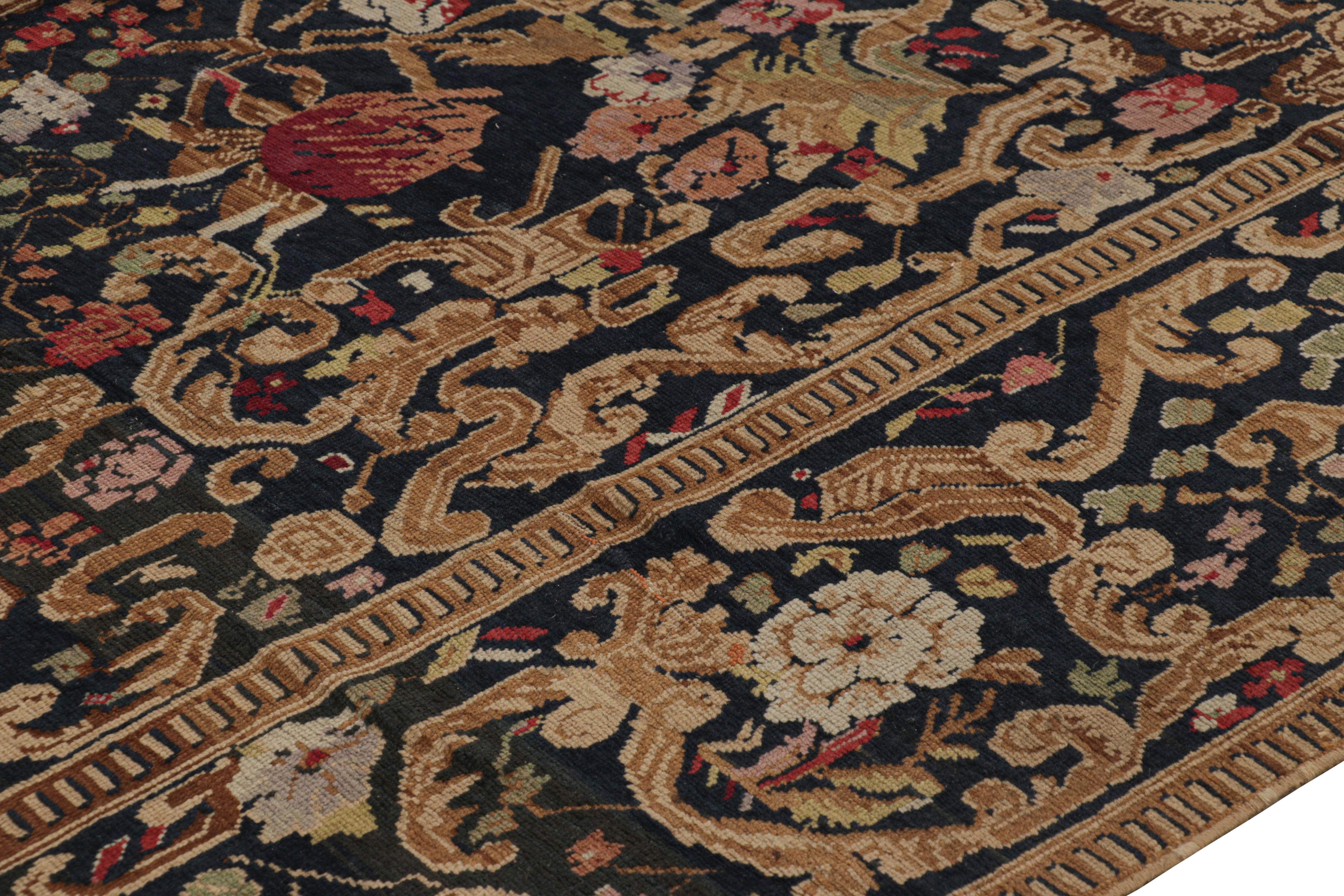 Übergroßer antiker Karabagh-Teppich in Schwarz & Rot mit Blumenmustern - Rug & Kilim (Mittleres 19. Jahrhundert) im Angebot