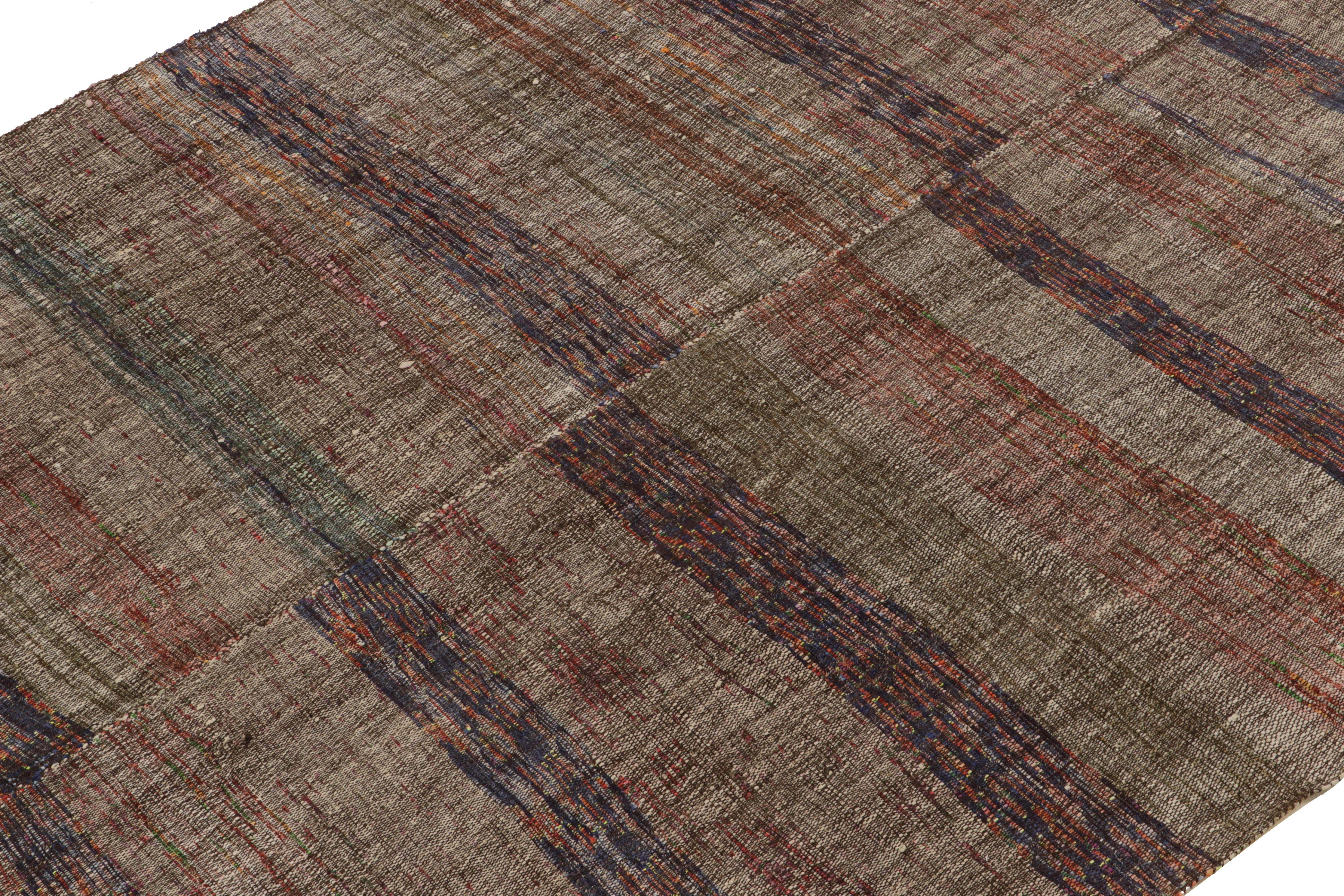 Annodato a mano Tappeto Kashan antico oversize in blu con motivi floreali rossi - Rug & Kilim in vendita