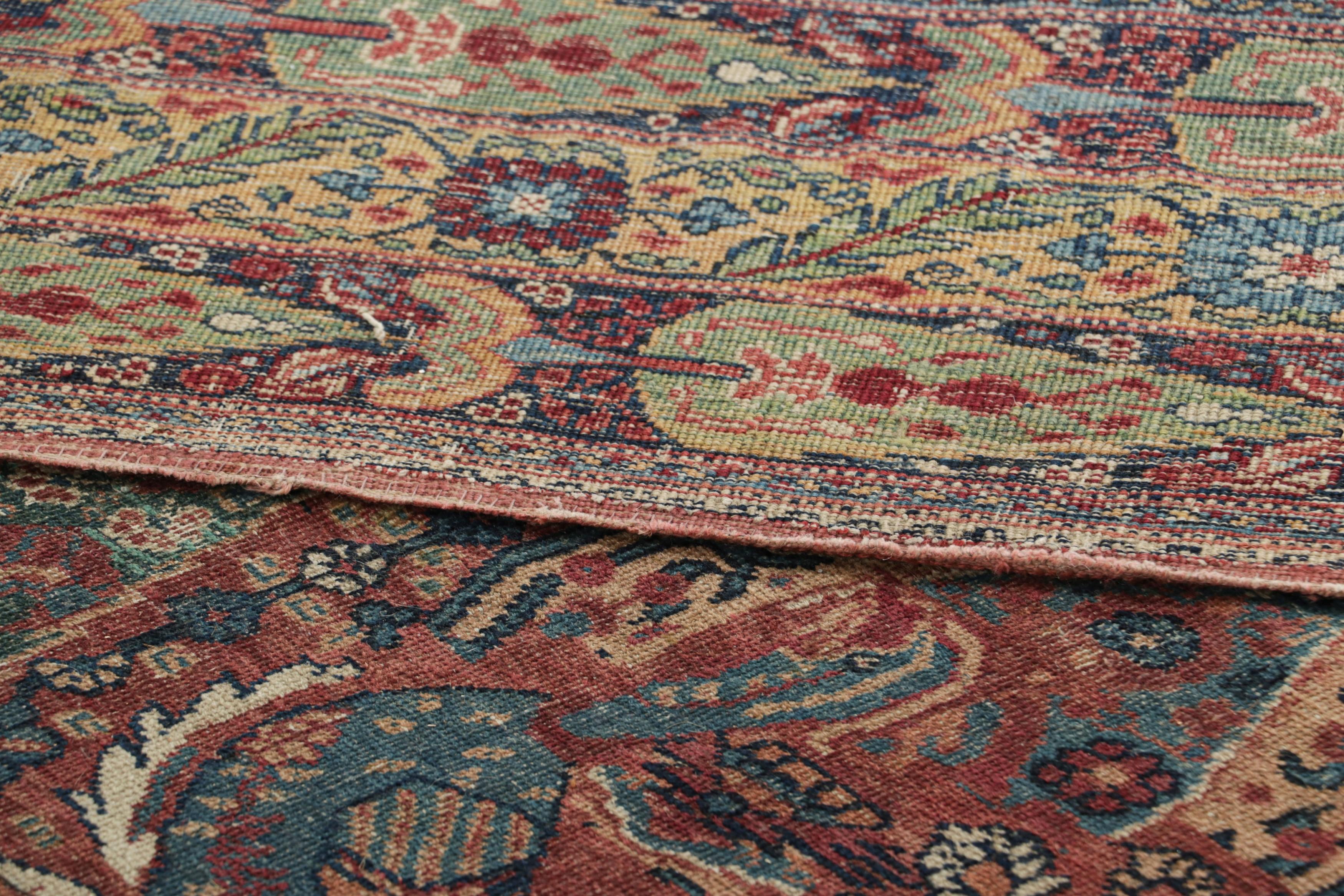 Übergroßer antiker Kerman Lavar-Teppich in Rot mit Blumenmuster  Rug & Kilim (Wolle) im Angebot