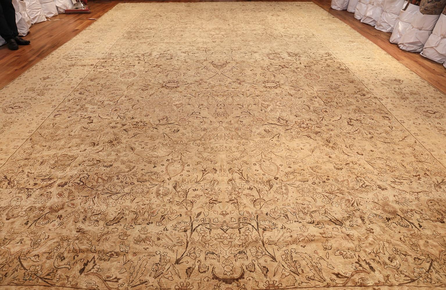Antique Kerman Persian Rug. Size: 13 ft 7 in x 23 ft  For Sale 3