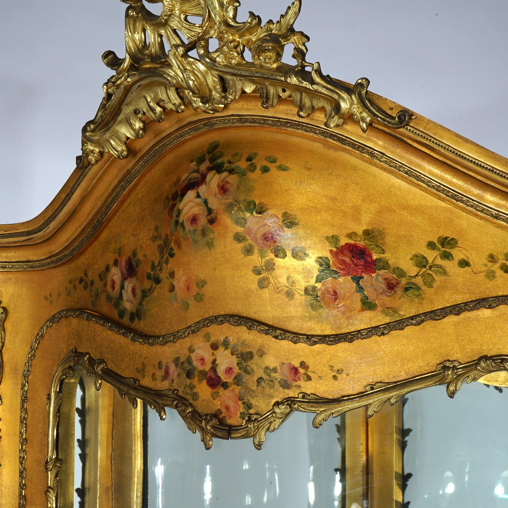 Vetro Vitrina sovradimensionata in legno dorato e ormeggio decorata in Vernis Martin dell'epoca Luigi XIV in vendita