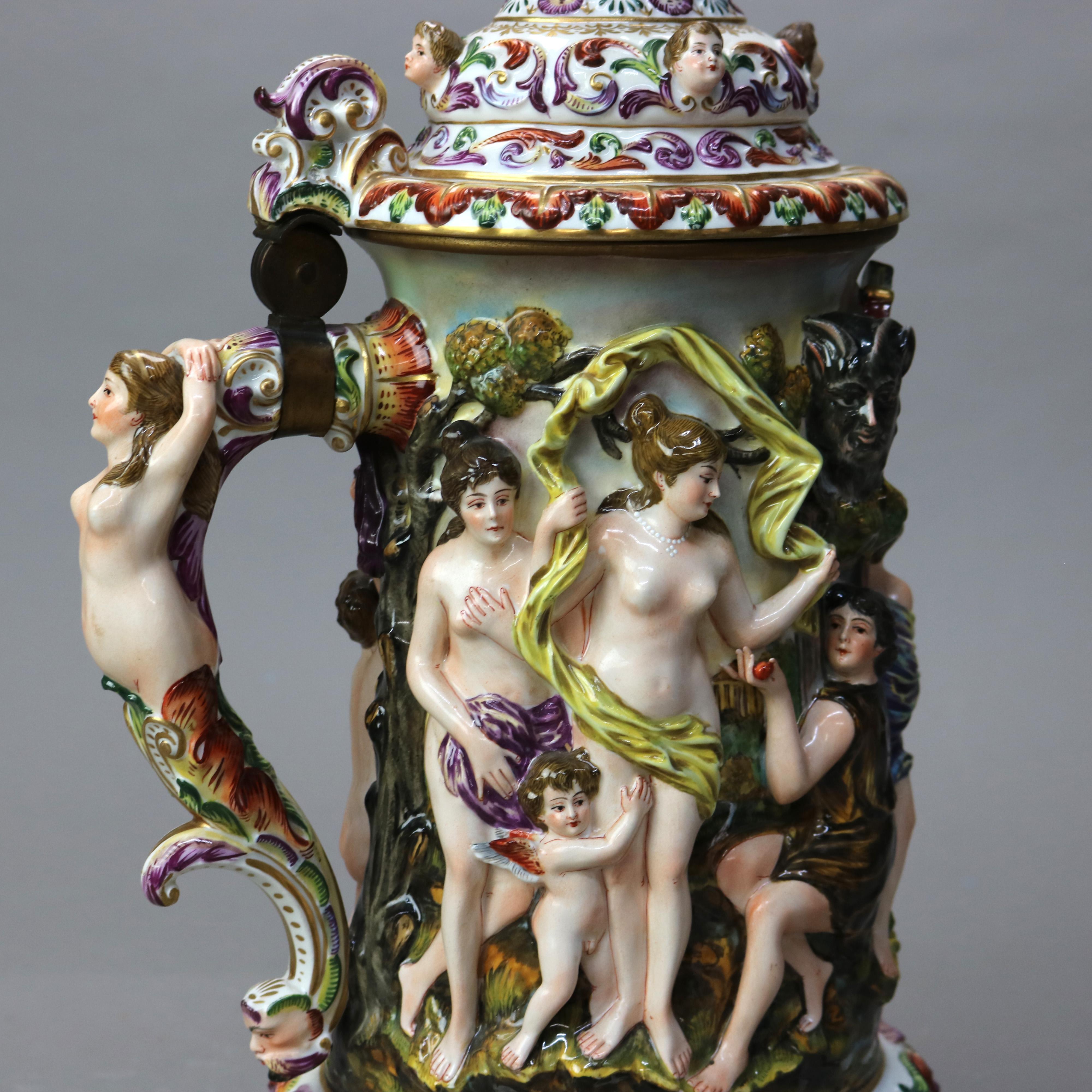 XIXe siècle Grande chope à pied en majolique ancienne avec scène classique vers 1890 en vente