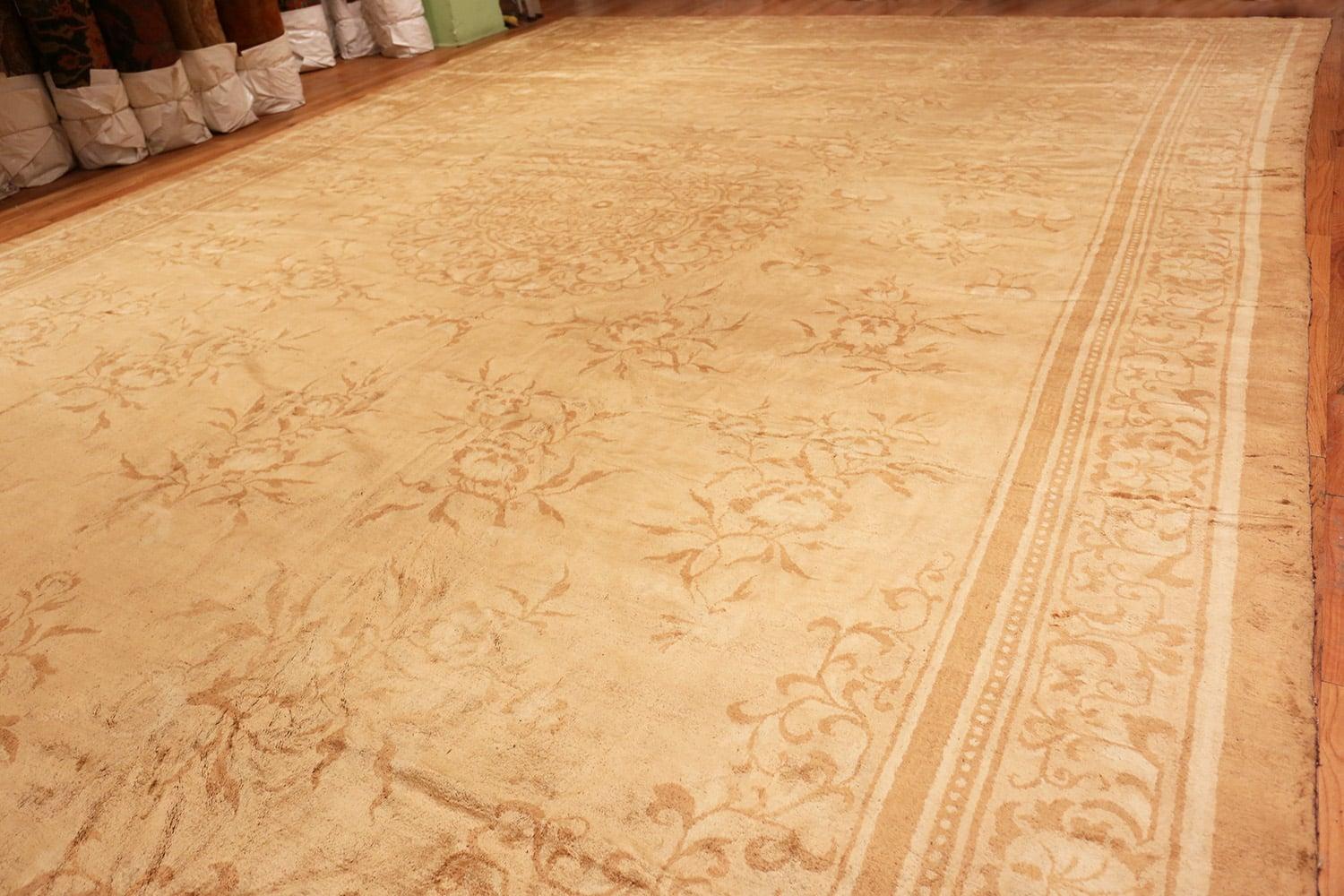Übergroßer antiker orientalischer indischer Agra-Teppich in Übergröße 15'10