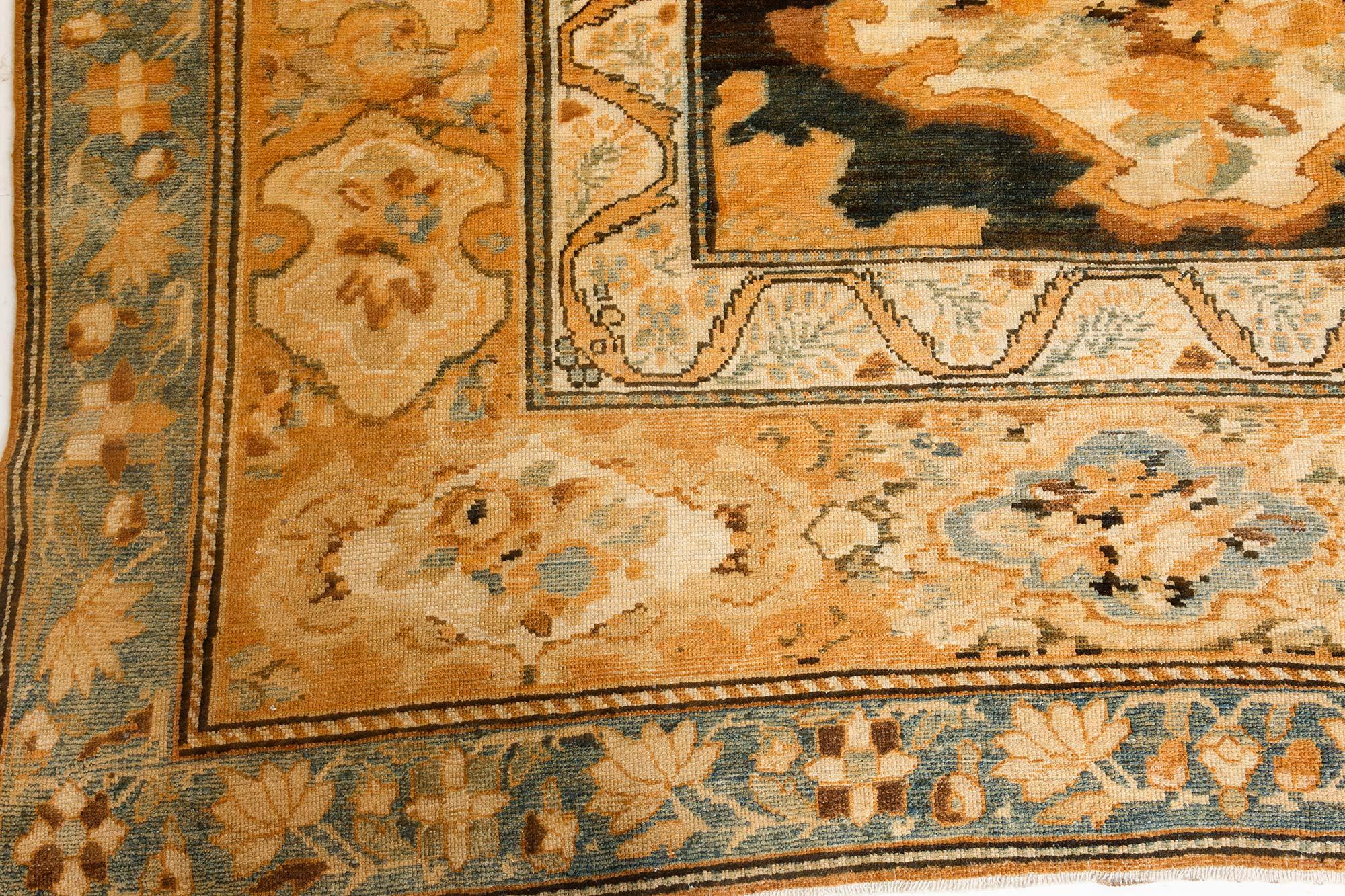 Laine Tapis surdimensionné en laine antique persane Bakhtiari à motifs floraux en vente
