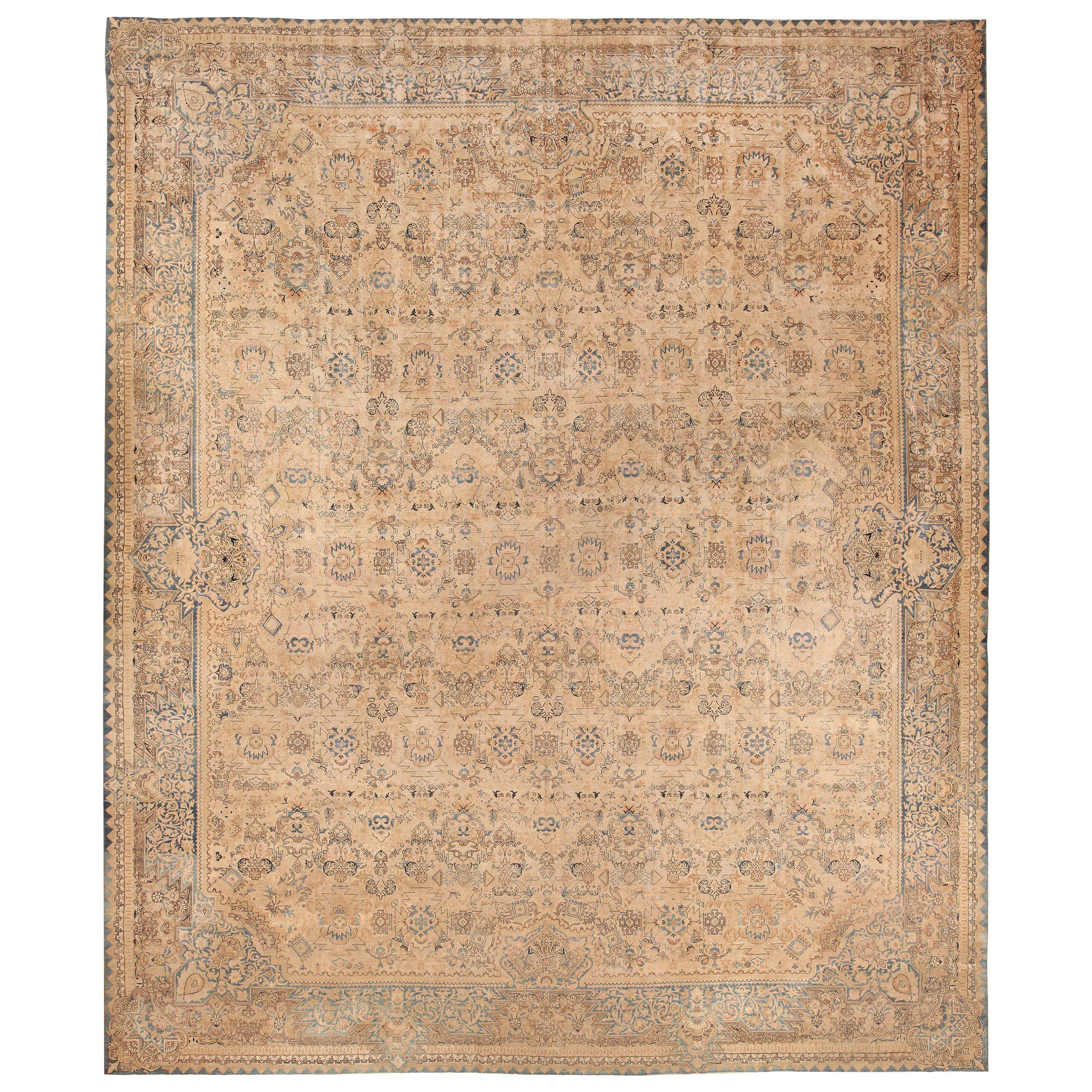 Antiker persischer Kerman-Teppich. 17 ft 3 in x 21 ft
