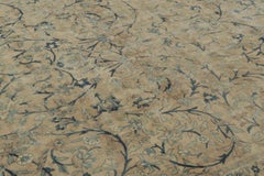 Übergroßer antiker persischer Kerman Teppich mit floralem Distressed Design - Rug & Kilim
