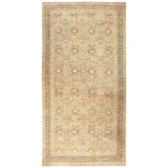 Tapis persan ancien du Khorassan. Taille : 13 pieds 4 po. x 27 pieds 4 po.