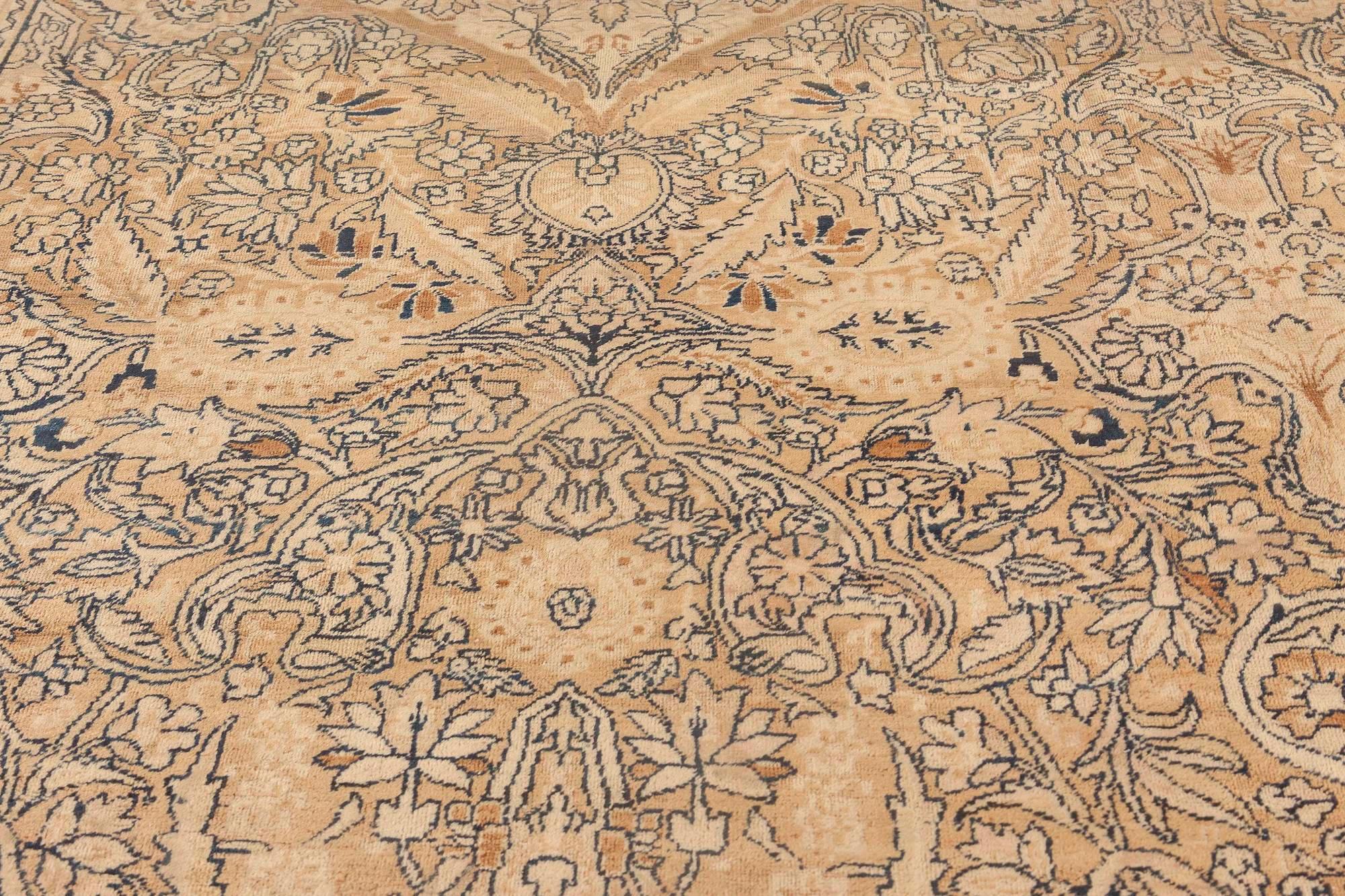 Tappeto Doris Leslie Blau Oversize Antico Persiano Kirman Marrone In condizioni buone in vendita a New York, NY