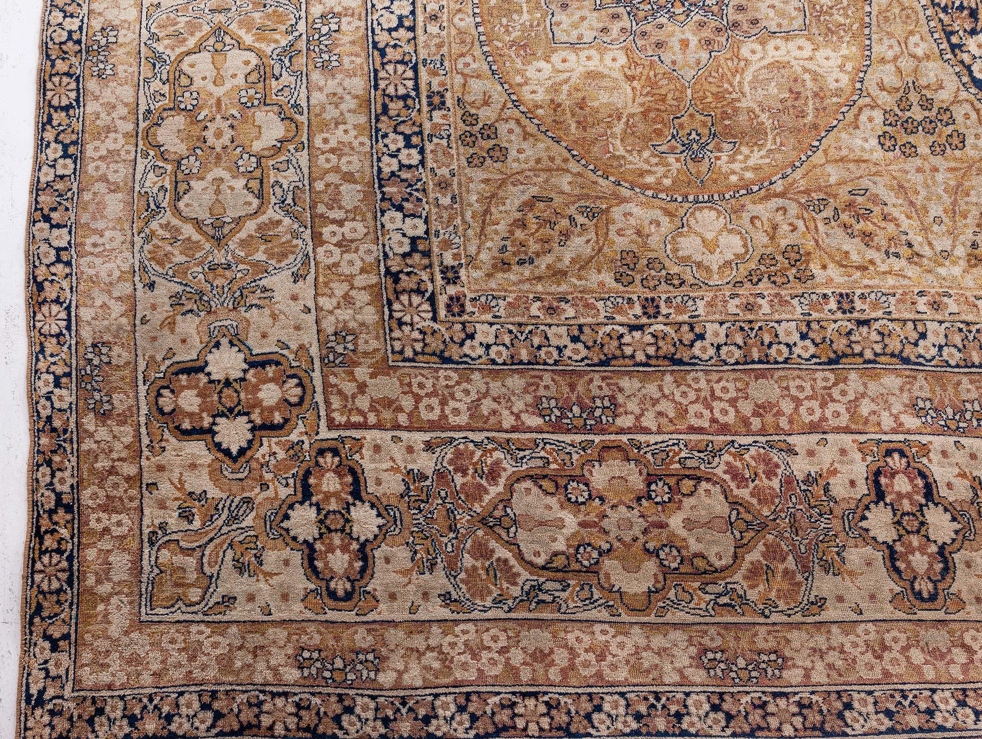 Laine Tapis Kirman persan ancien surdimensionné Doris Leslie Blau en vente