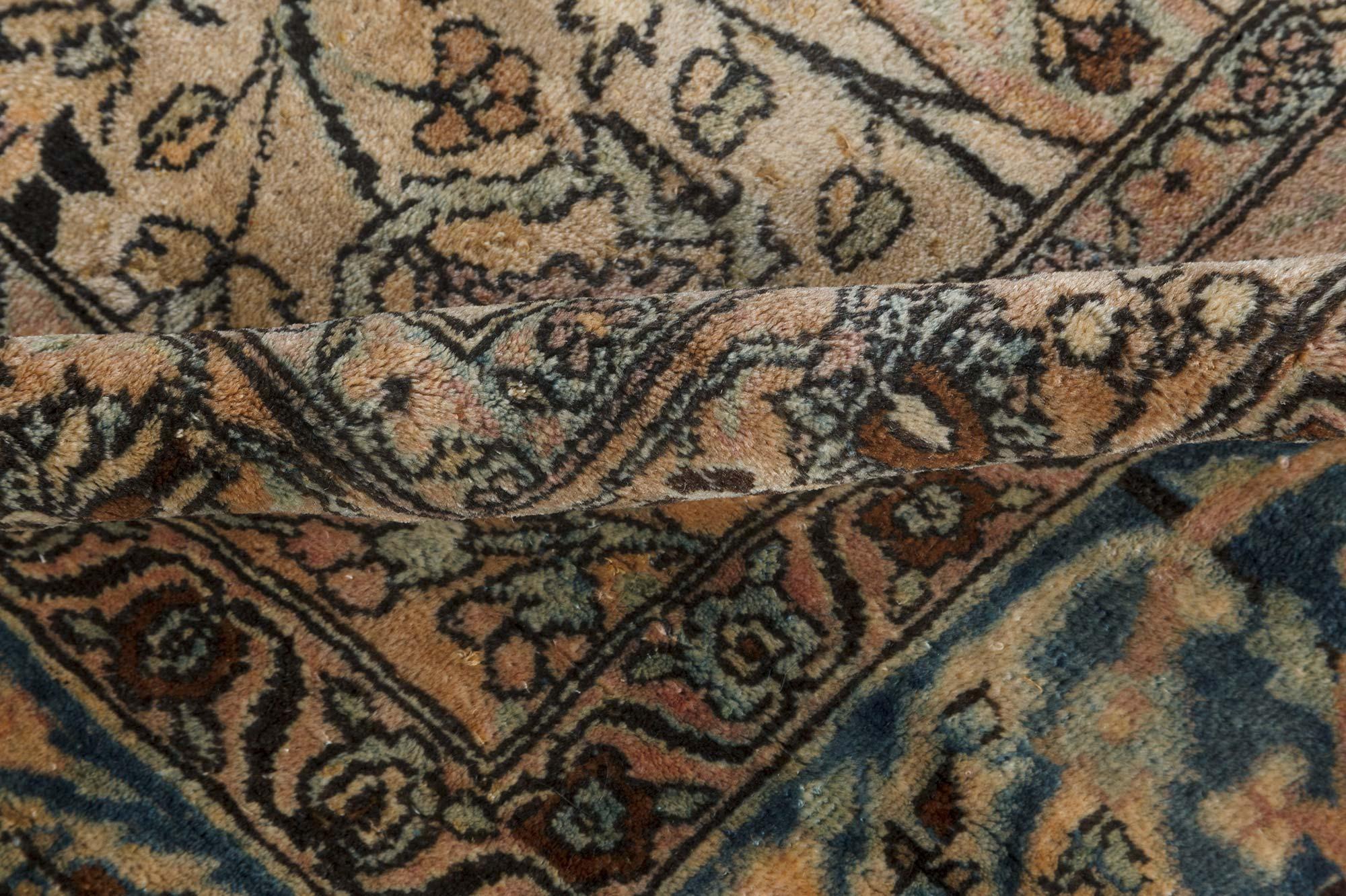 Oversized antique Persian Kirman rug (size adjusted)
Size: 15'6