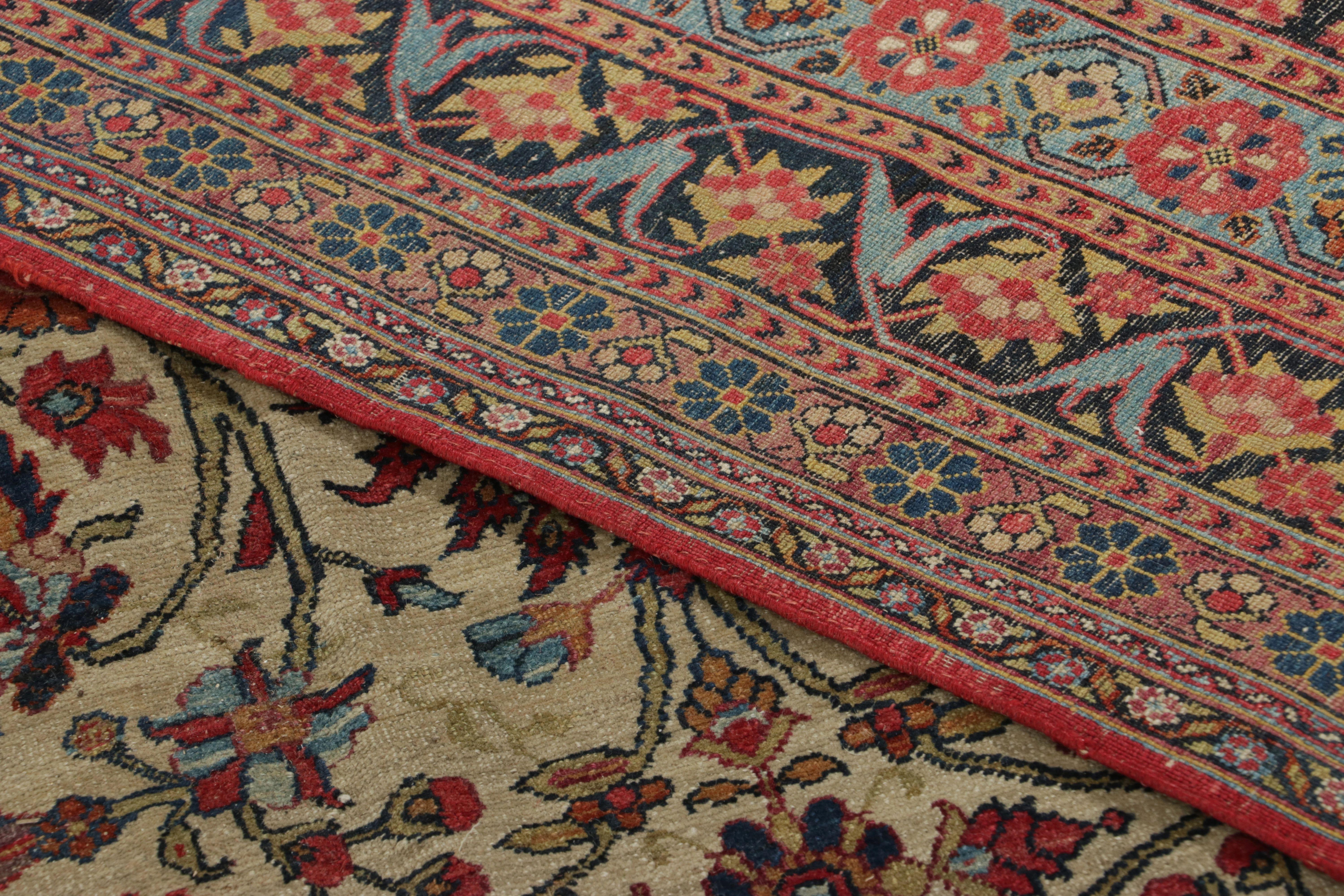 Übergroßer antiker persischer Sarouk Teppich in Beige mit floralen Mustern - Rug & Kilim (Frühes 20. Jahrhundert) im Angebot