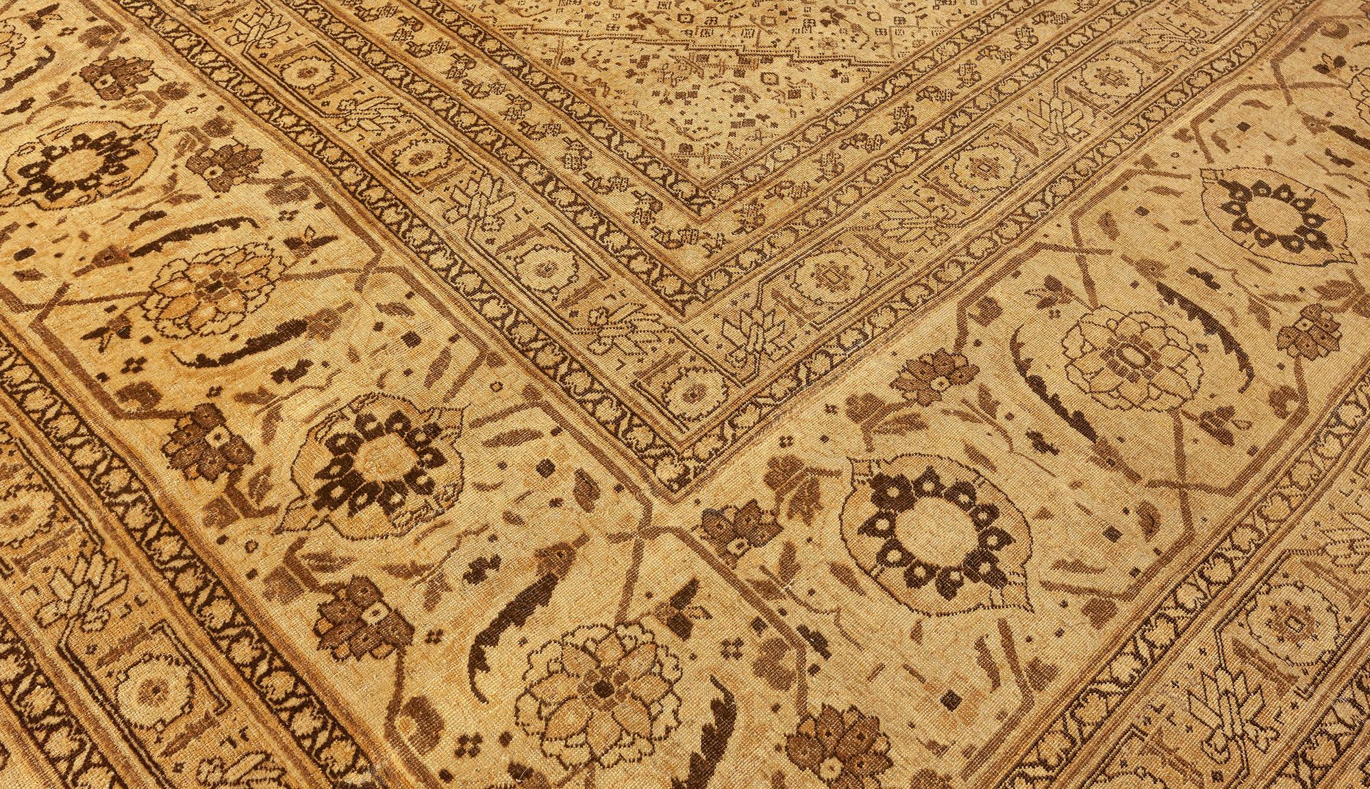 Oversized Antique Persian Tabriz Handmade wool Rug In Good Condition For Sale In New York, NY