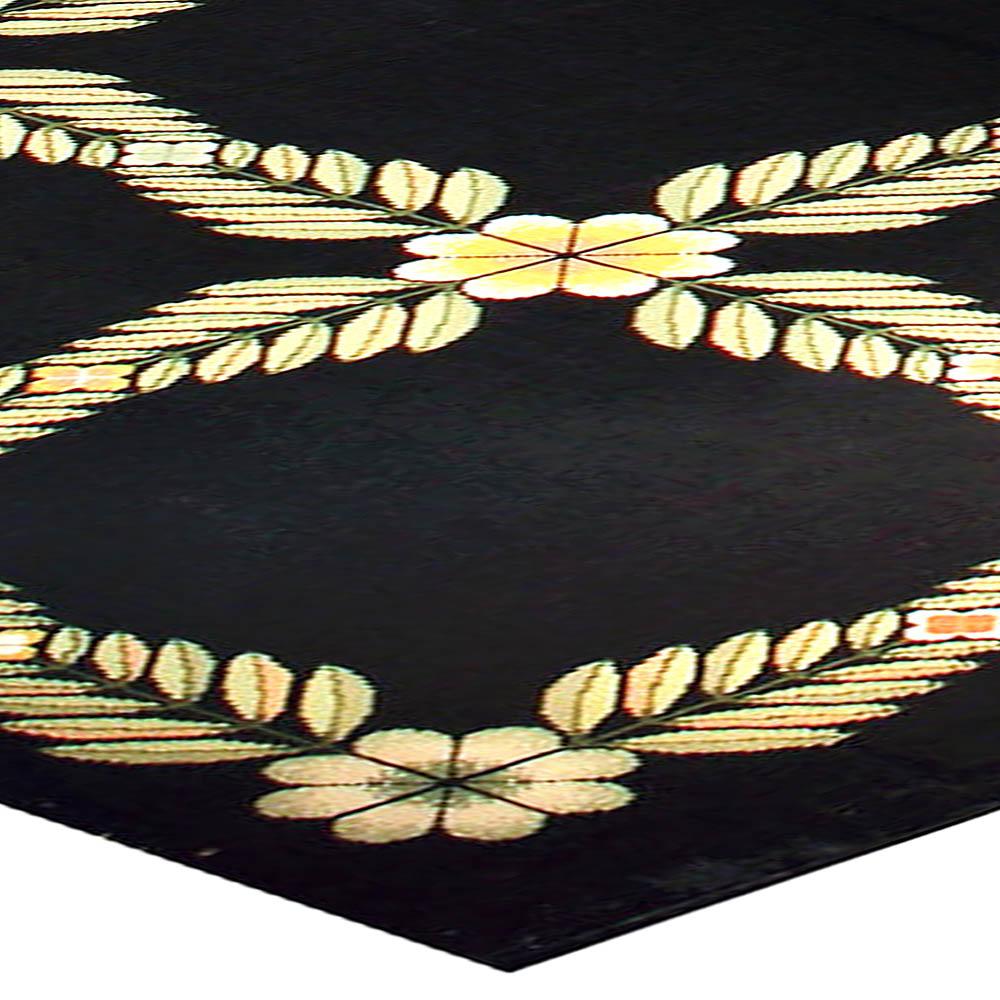 Antiker portugiesischer botanischer Nadelspitze-Teppich im Angebot 1