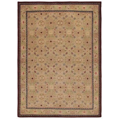 Übergroßer antiker Savonnerie-Teppich in Brown mit Blumenmustern