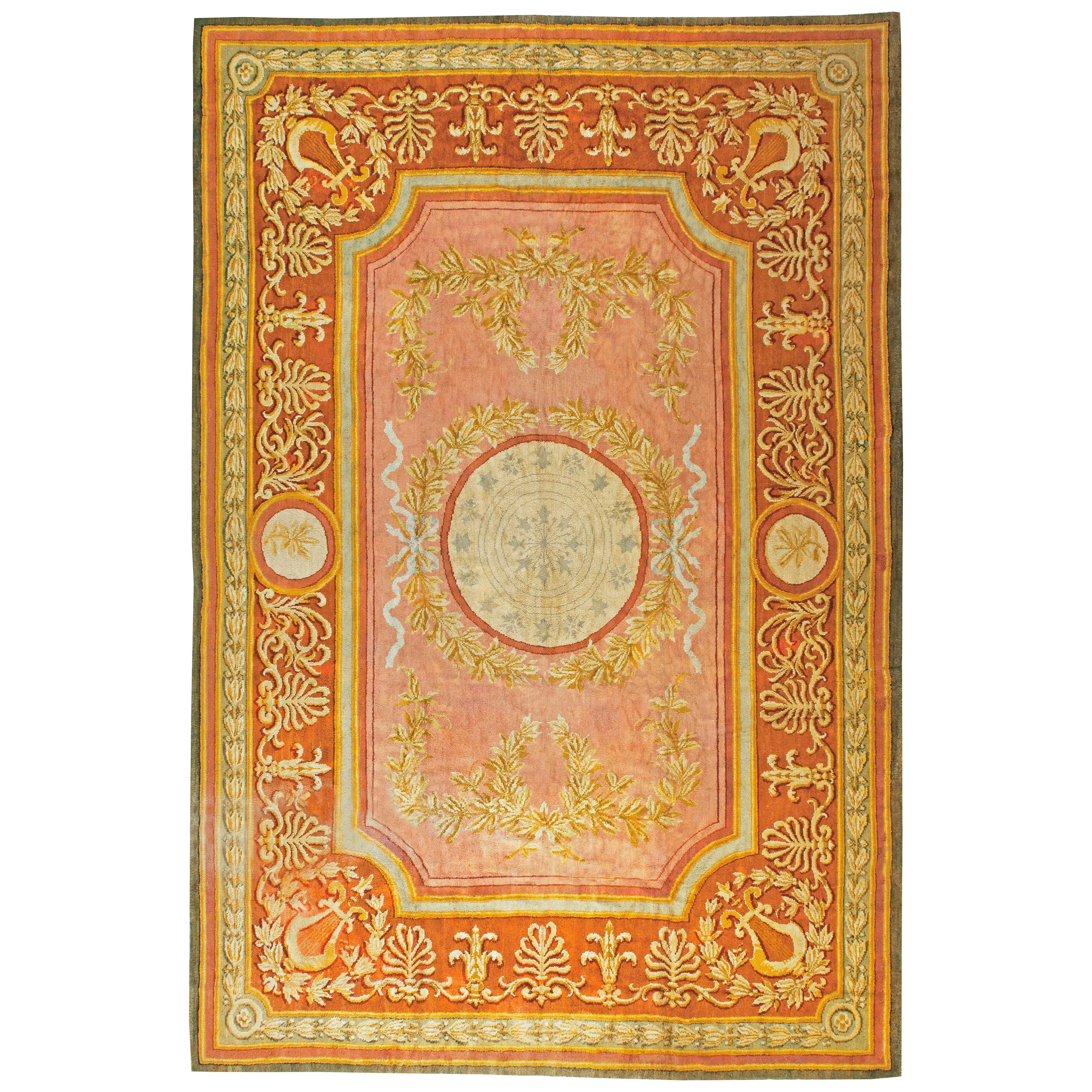 Tapis de Savonnerie espagnol ancien surdimensionné fait à la main en vente