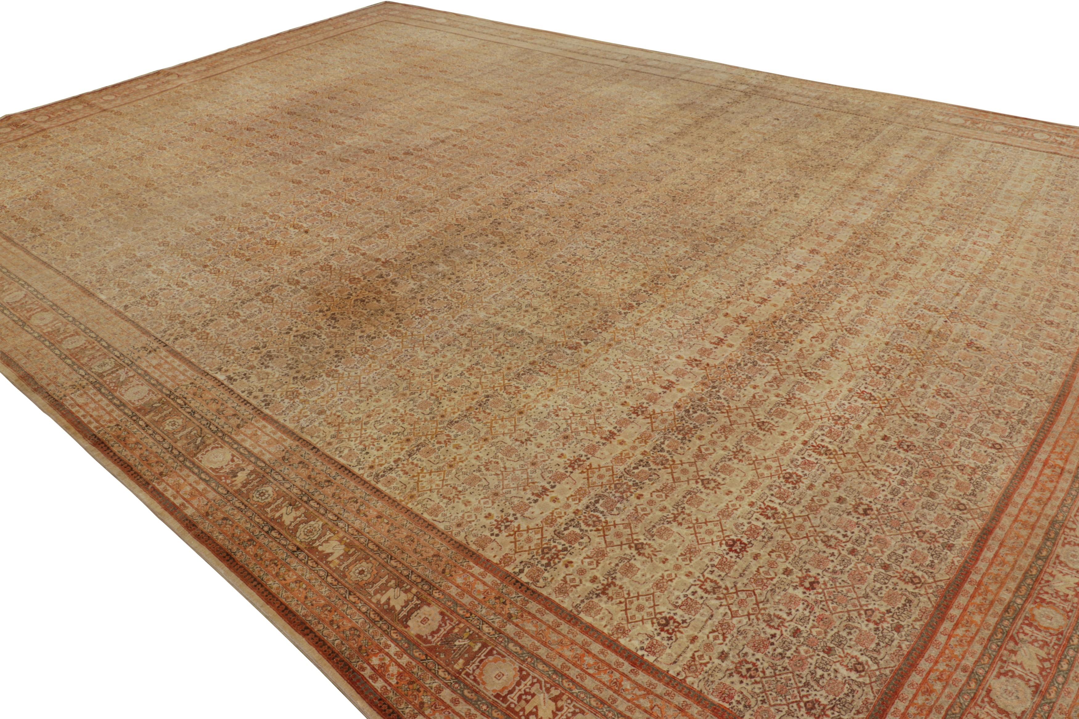 Annodato a mano Tappeto Tabriz antico di grandi dimensioni con motivi floreali in oro e arancione - Rug & Kilim in vendita